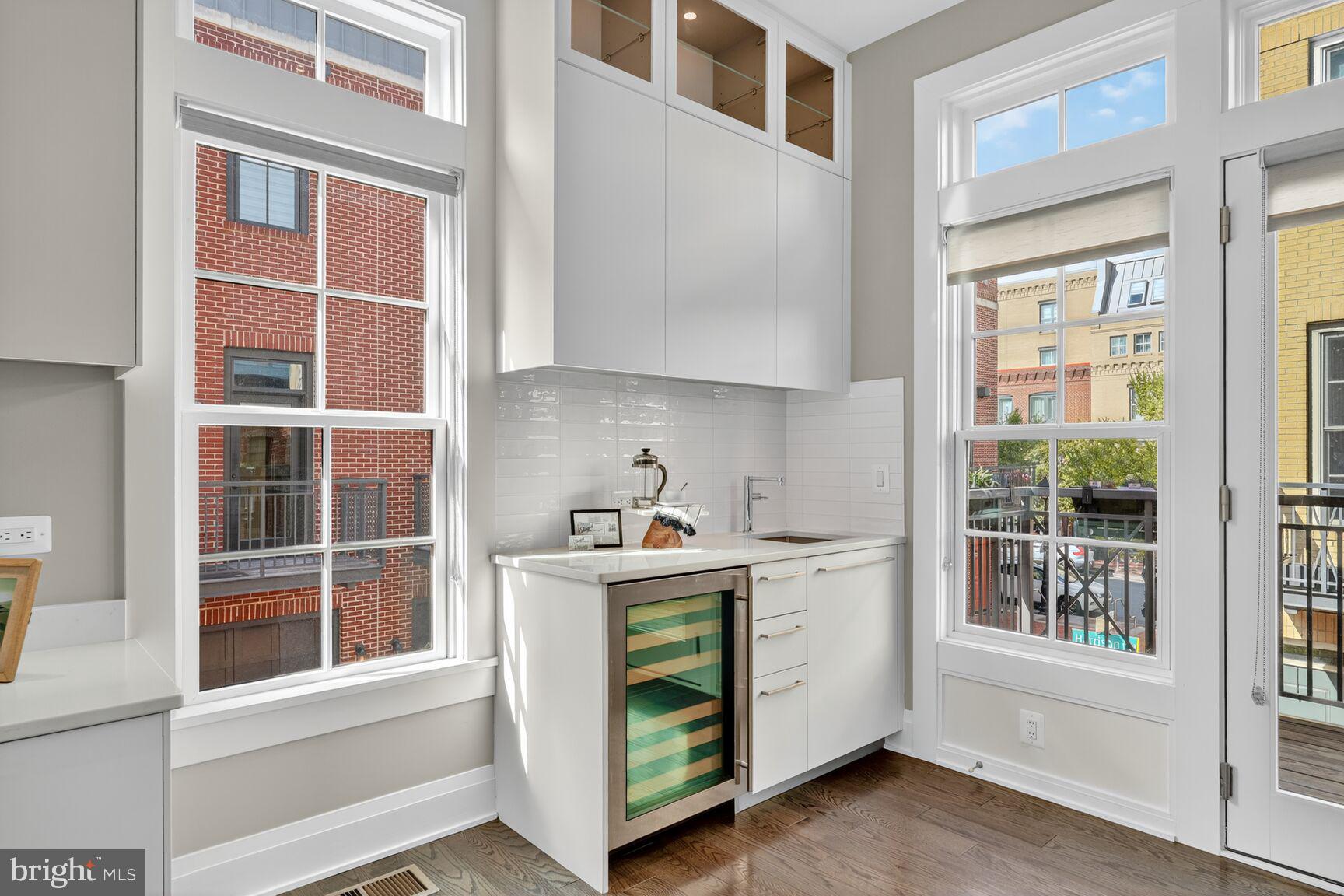 ROBINSON LANDING - Residential