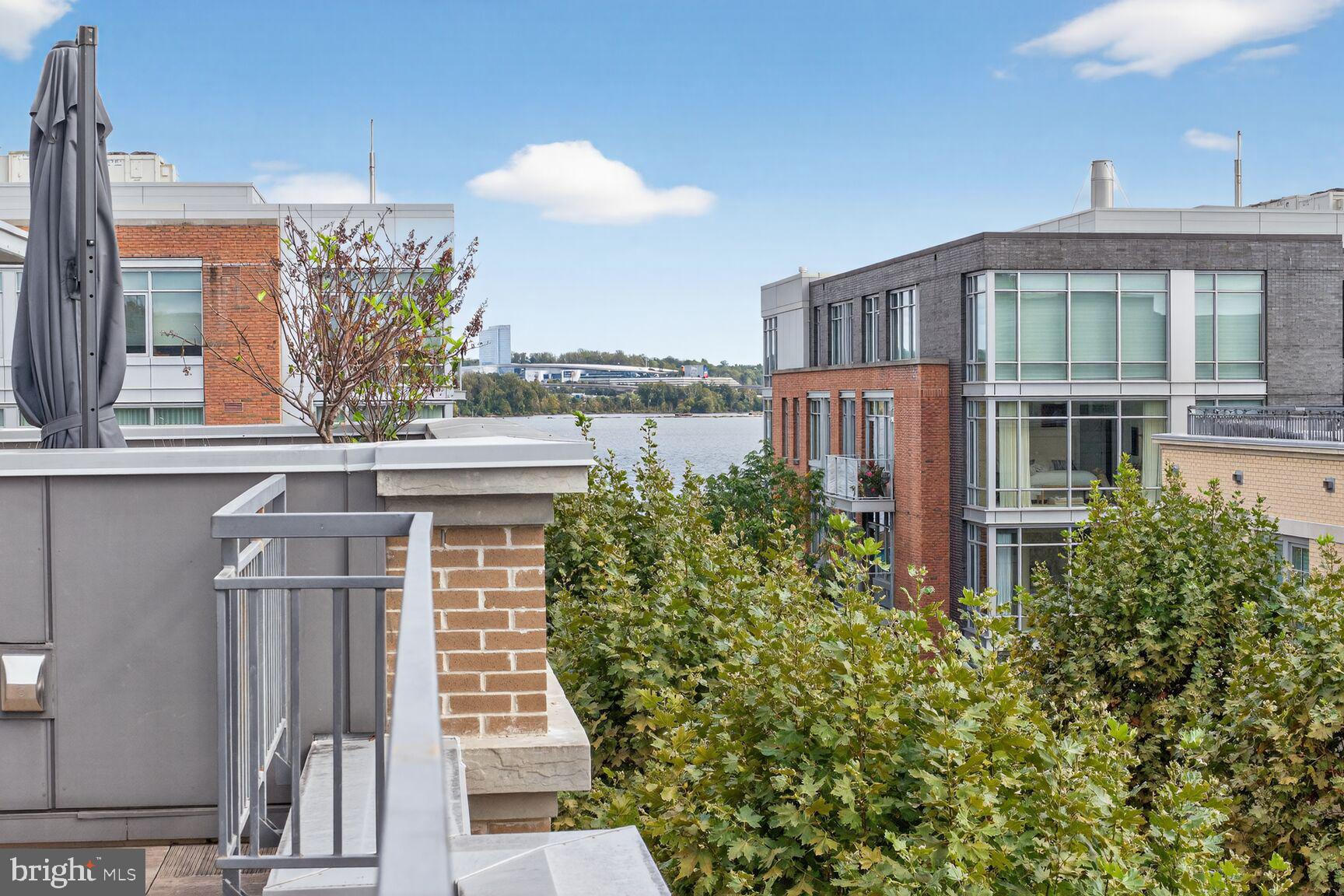 ROBINSON LANDING - Residential