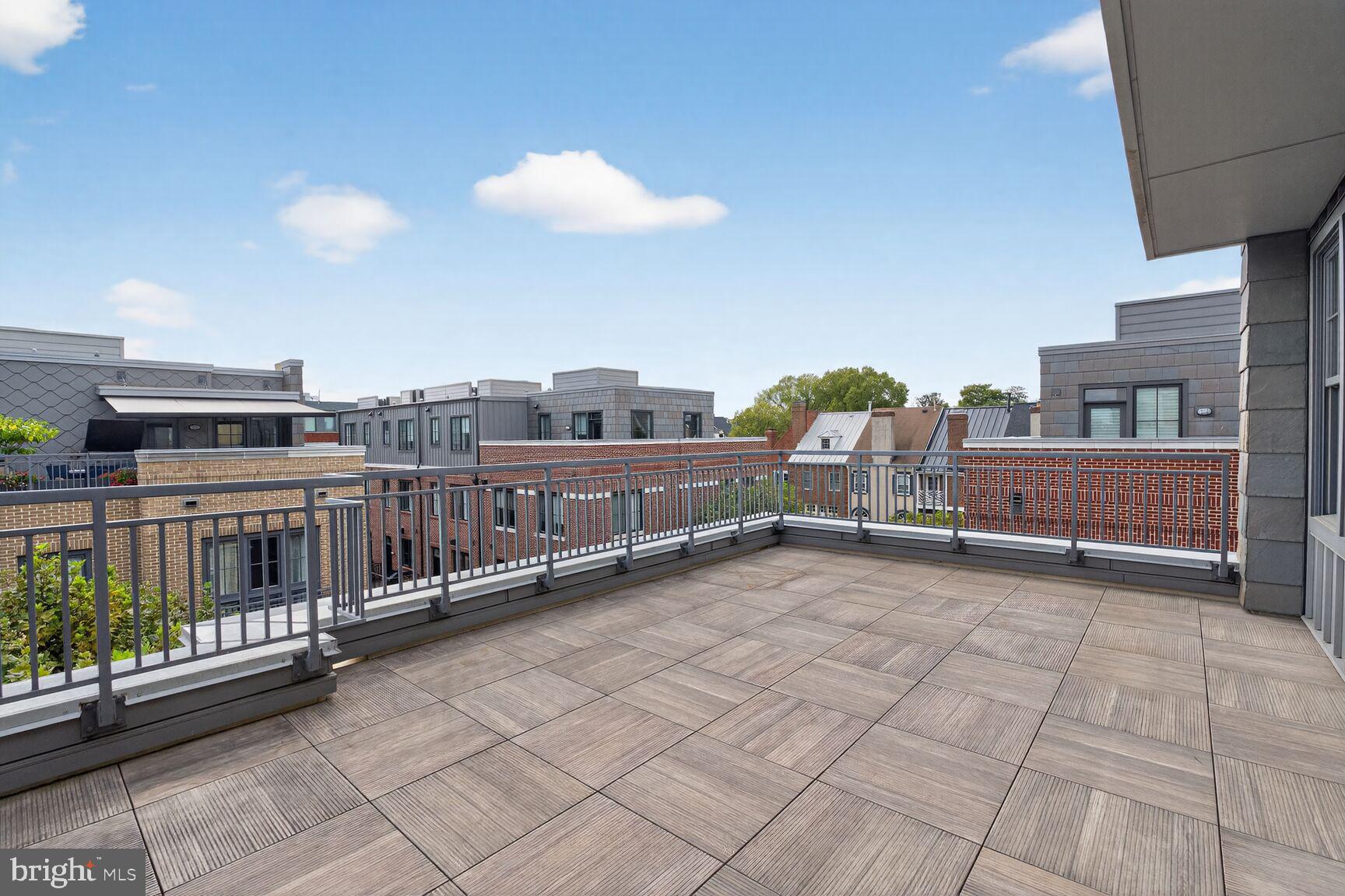 ROBINSON LANDING - Residential