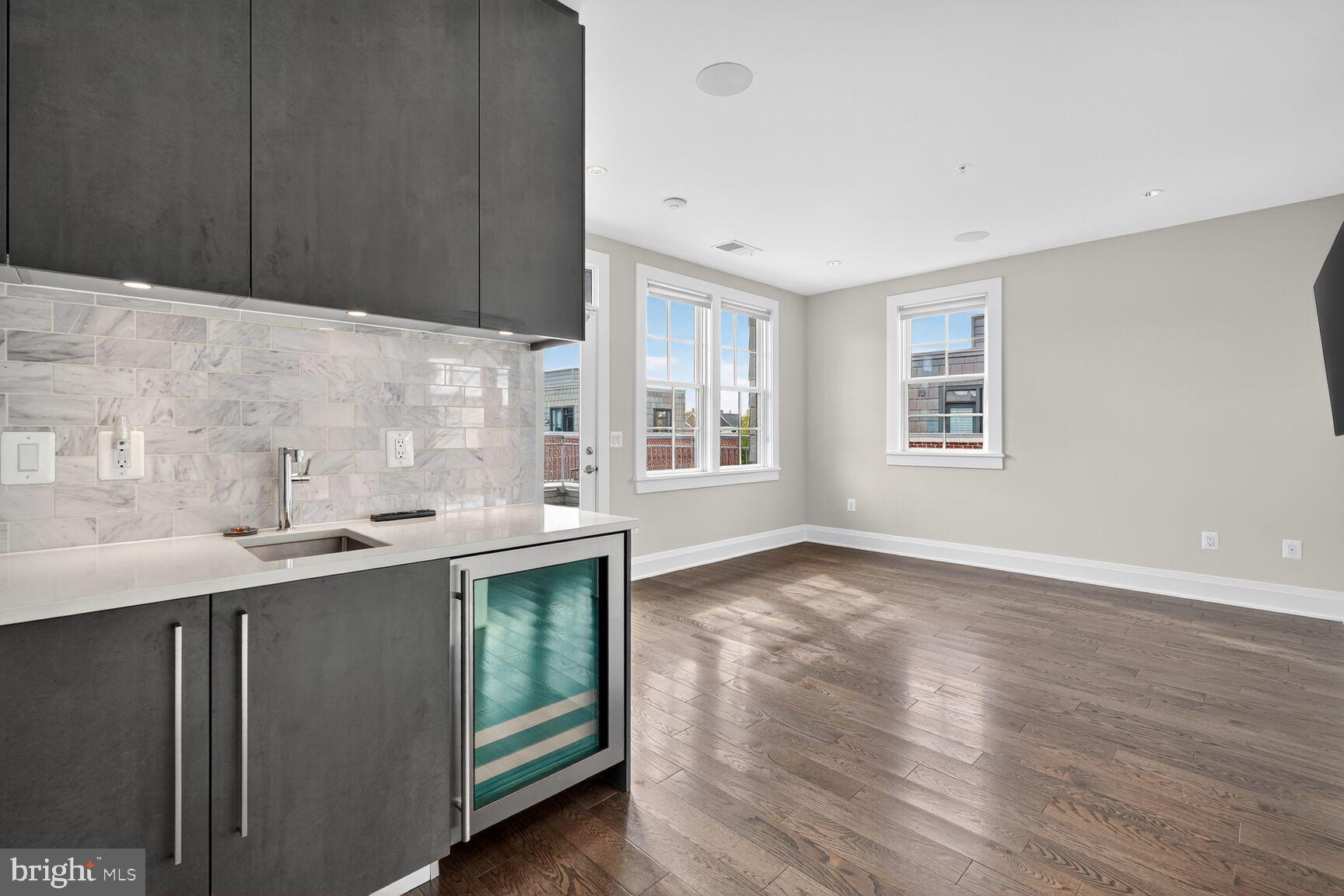 ROBINSON LANDING - Residential