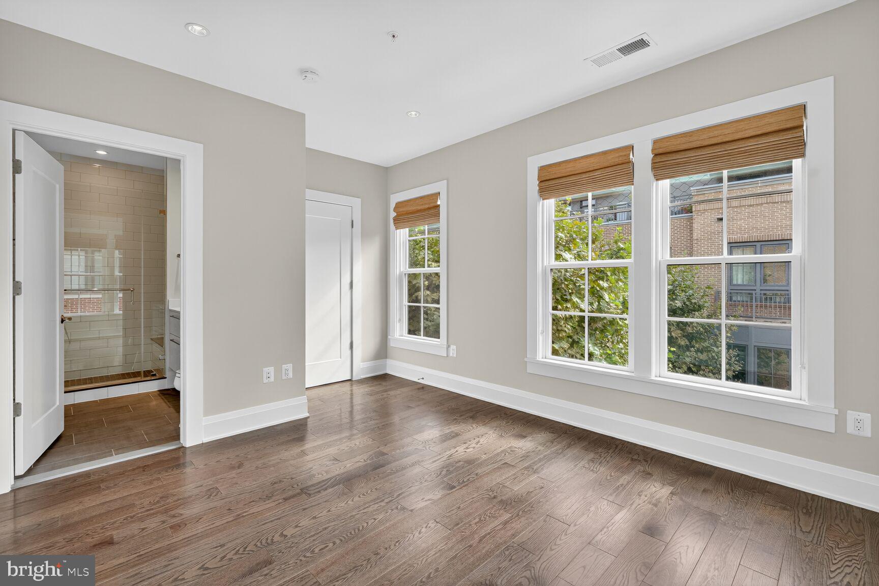 ROBINSON LANDING - Residential