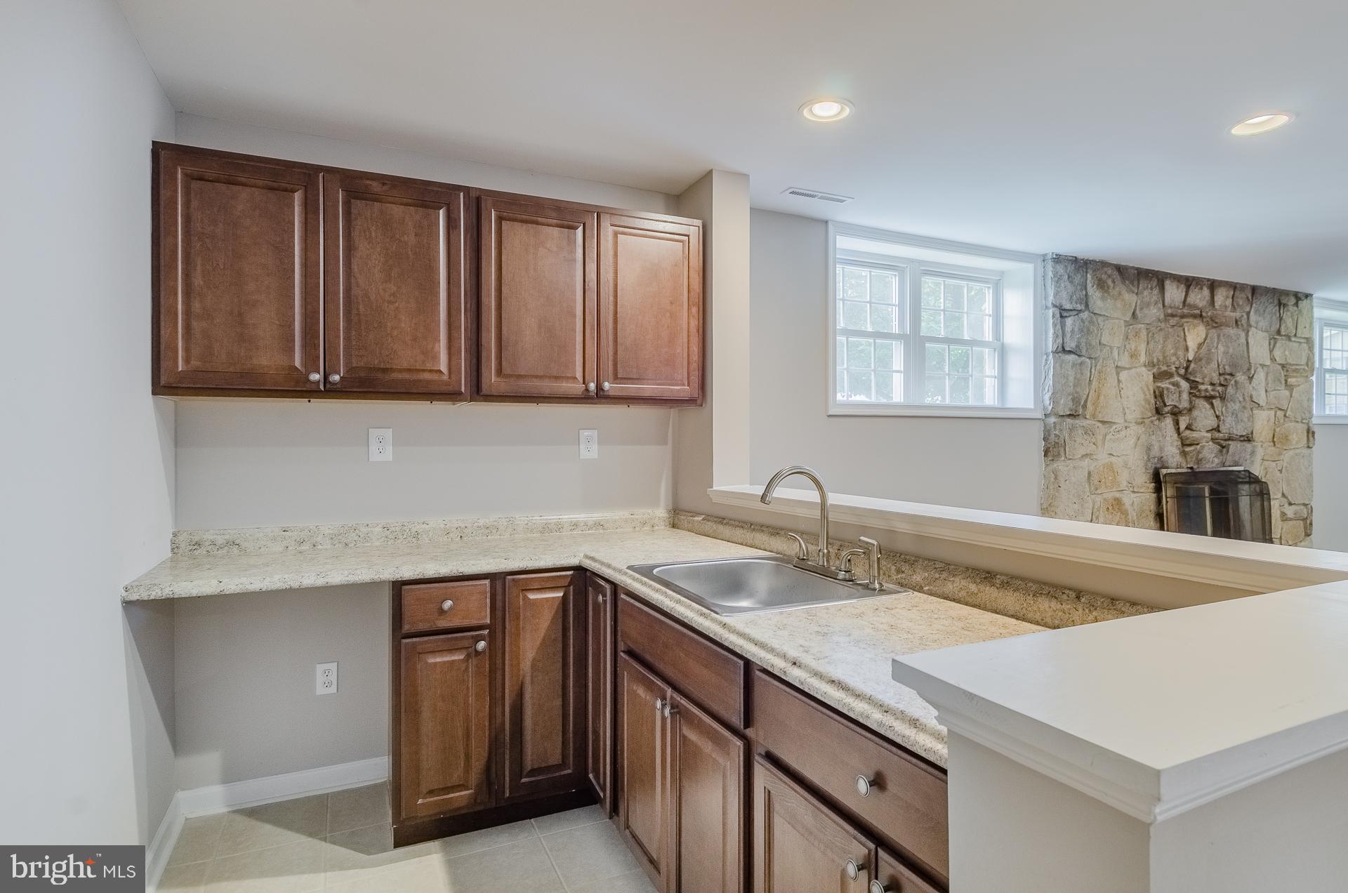 KINGS POINT - Residential Lease