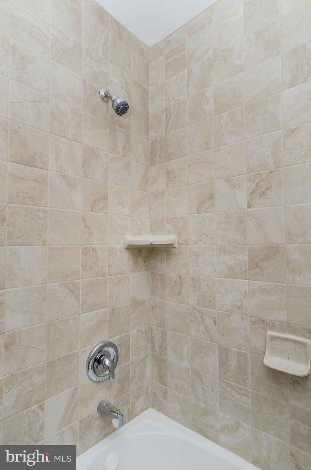 KINGS POINT - Residential Lease