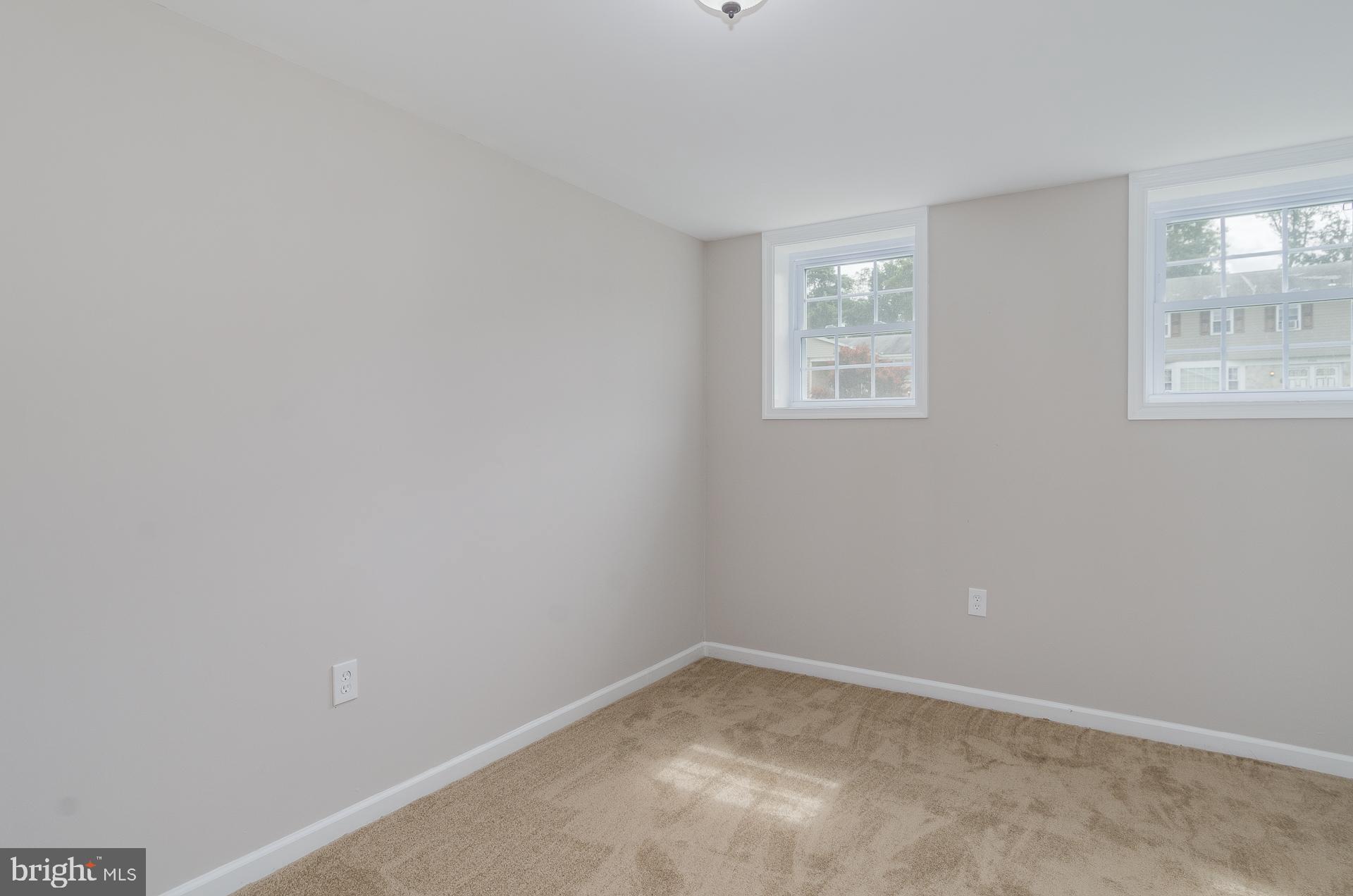 KINGS POINT - Residential Lease