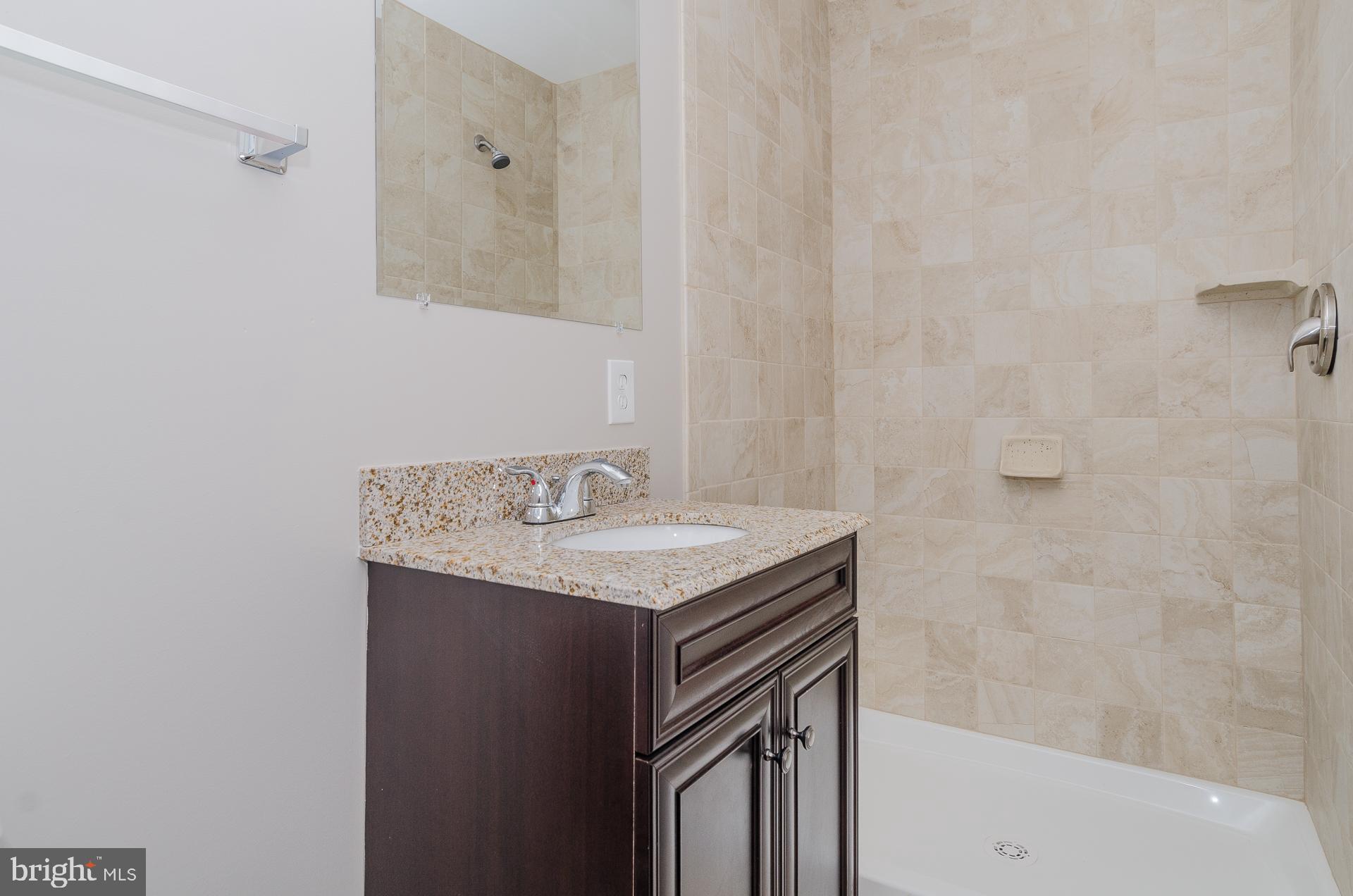 KINGS POINT - Residential Lease