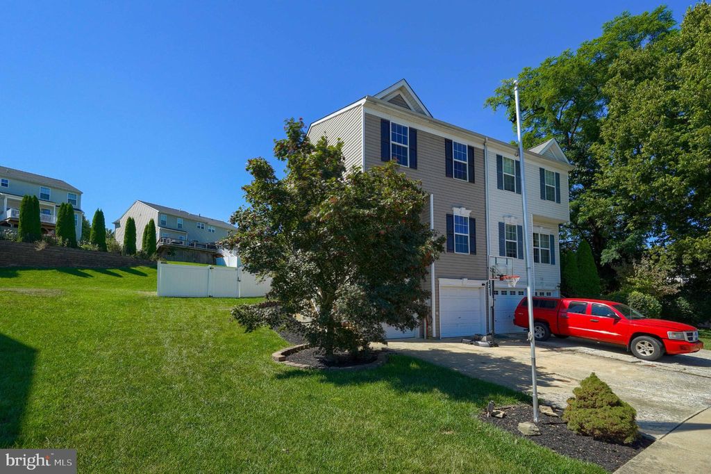 Photo of 204 Pennshire Drive, LANCASTER, PA 17603 (MLS # PALA2075930)