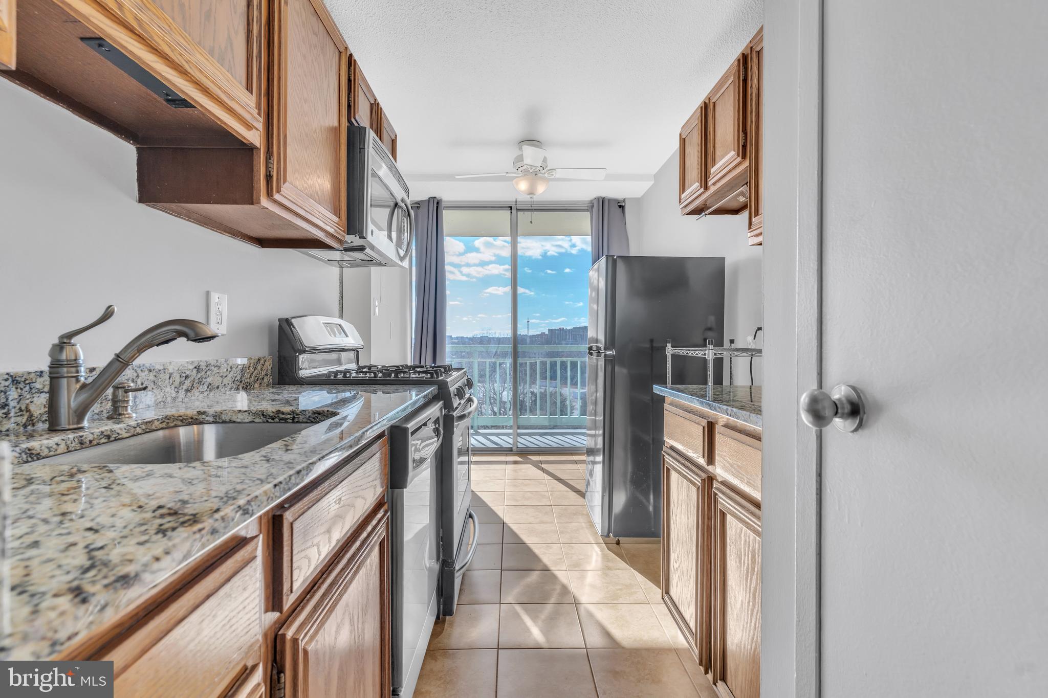 MARINA TOWERS - Residential Lease