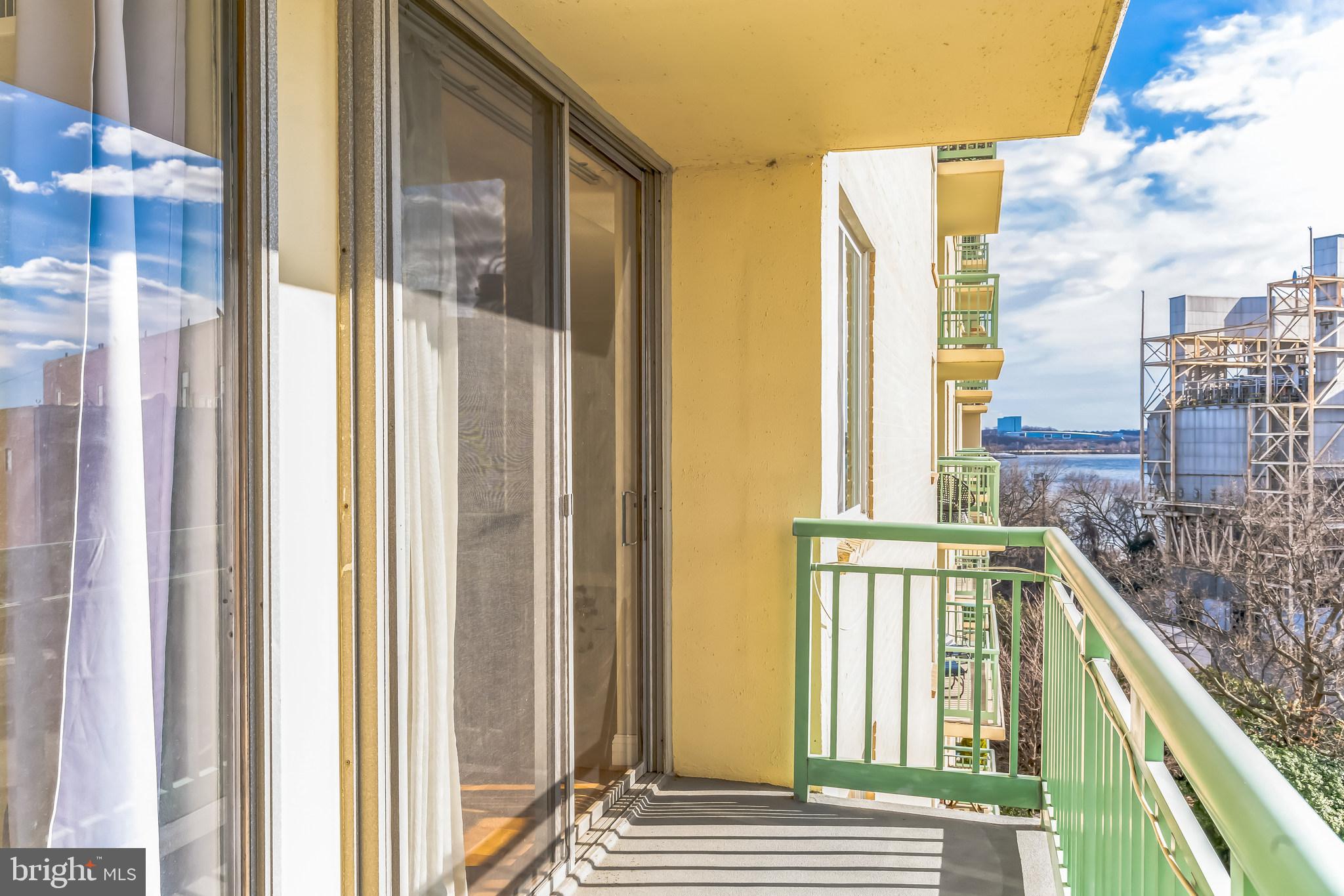 MARINA TOWERS - Residential Lease