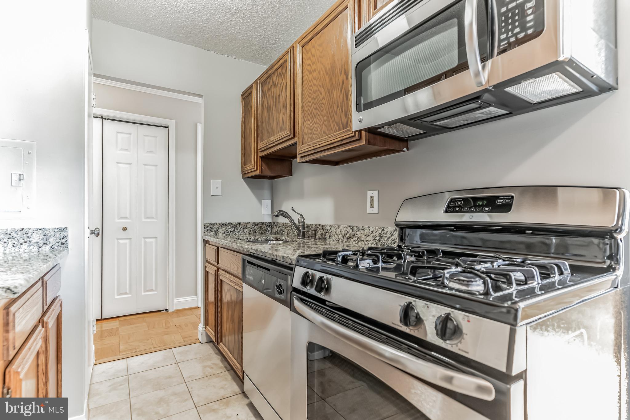 MARINA TOWERS - Residential Lease