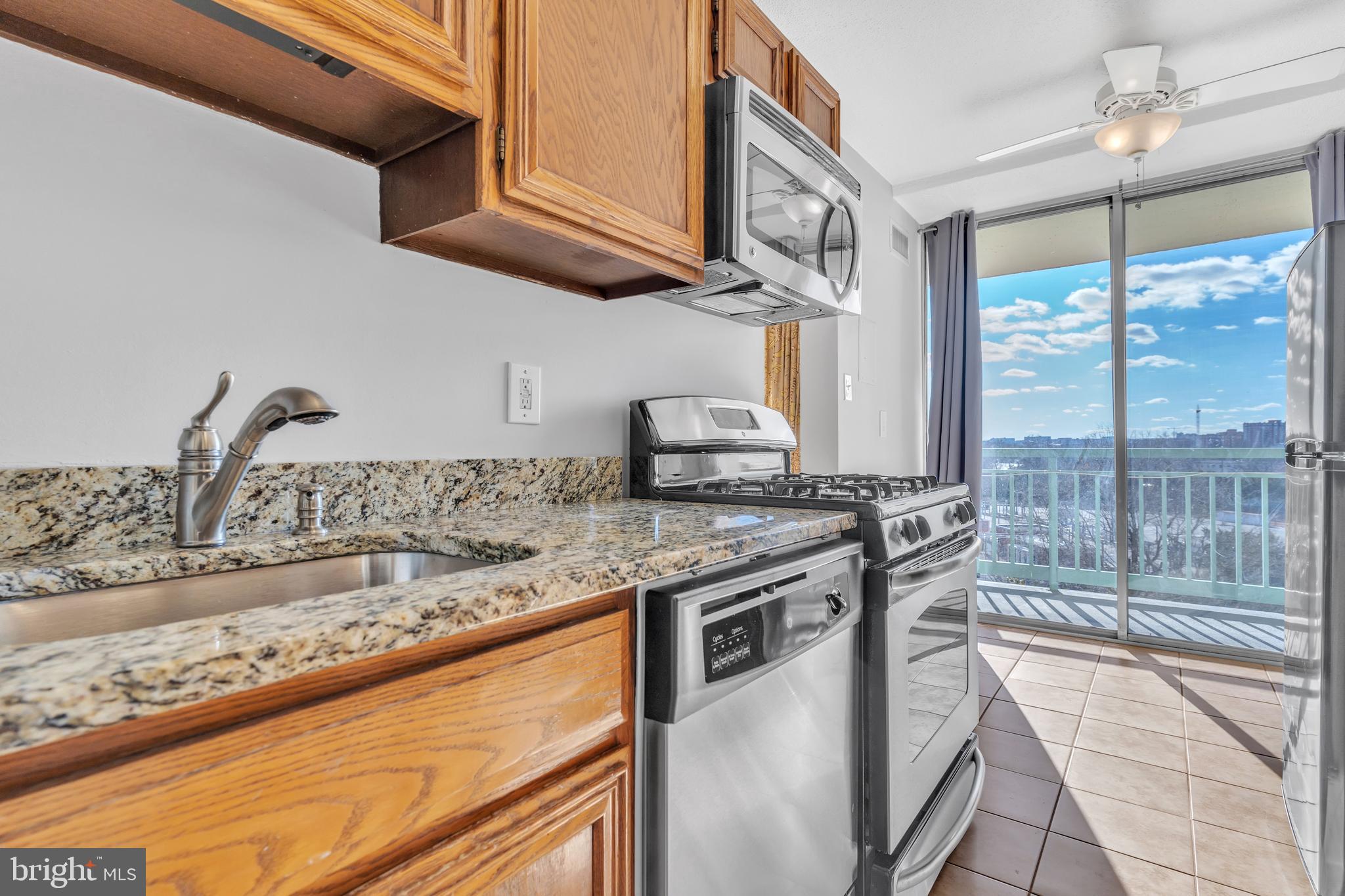 MARINA TOWERS - Residential Lease