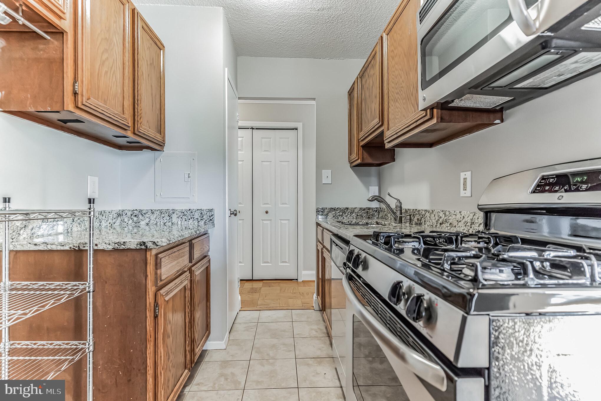 MARINA TOWERS - Residential Lease