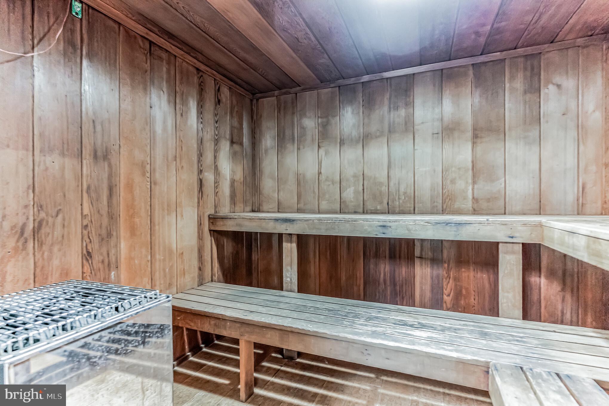 MARINA TOWERS - Residential Lease