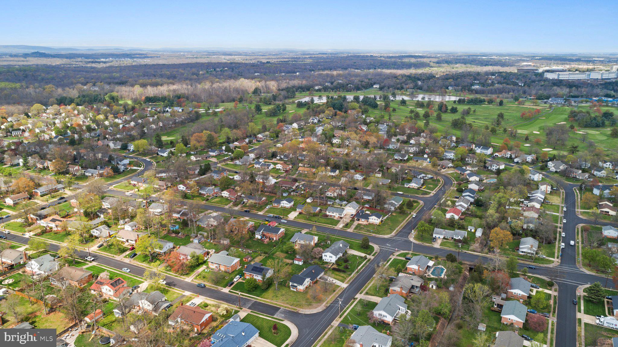 COUNTRY CLUB MANOR - Residential