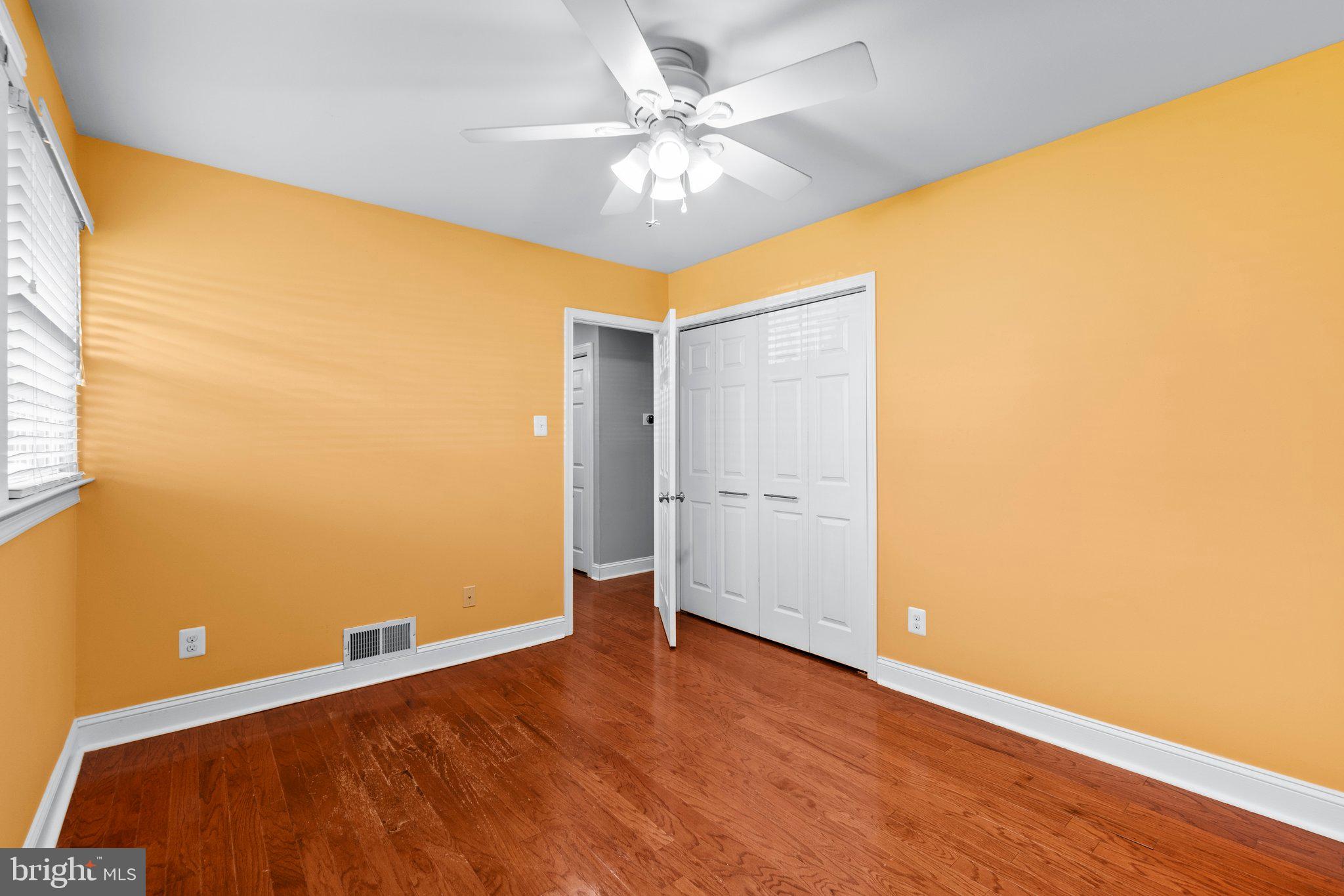 COUNTRY CLUB MANOR - Residential