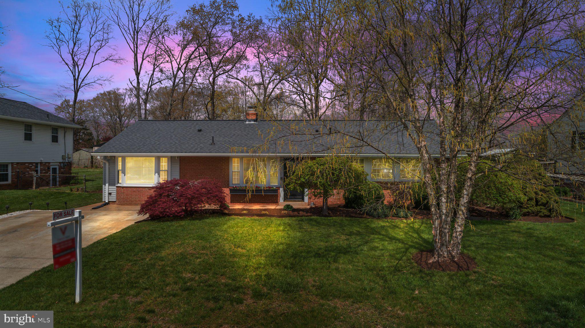 COUNTRY CLUB MANOR - Residential