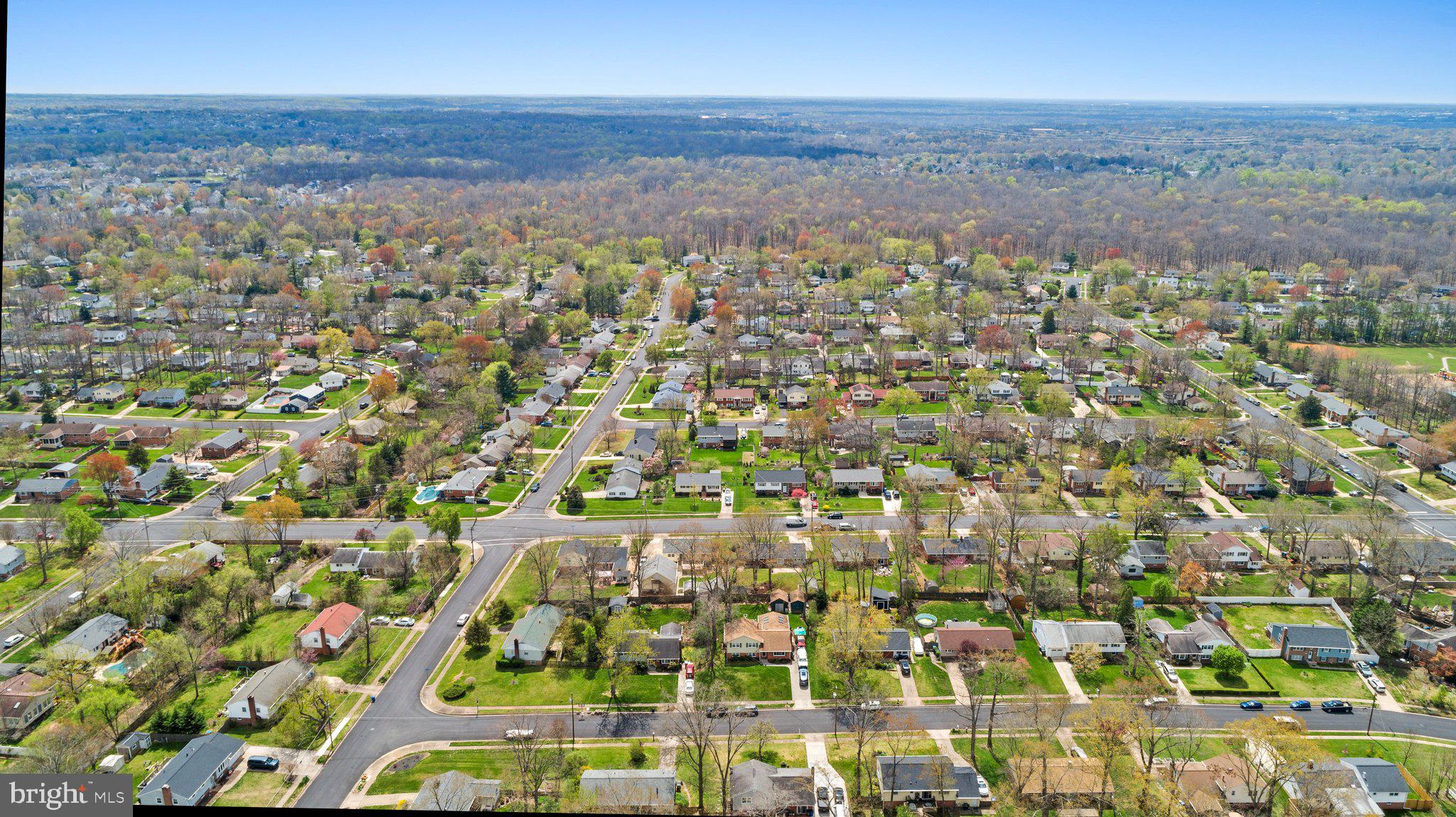 COUNTRY CLUB MANOR - Residential