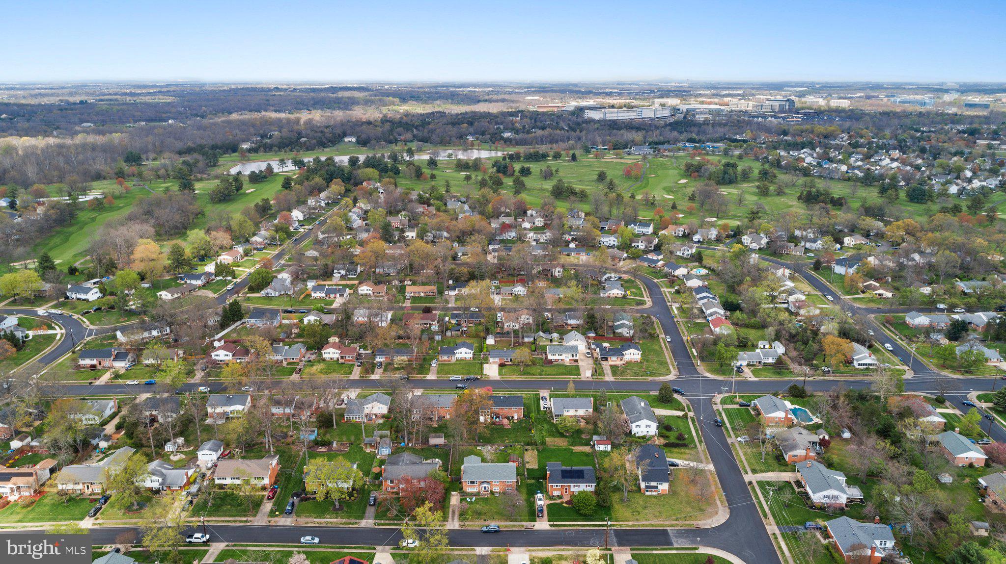 COUNTRY CLUB MANOR - Residential