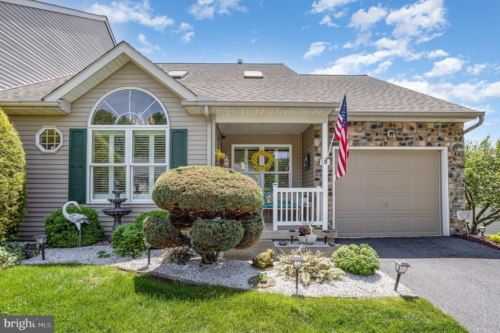 Photo of 29 Knollwood Road, MILLERSVILLE, PA 17551 (MLS # PALA2069760)