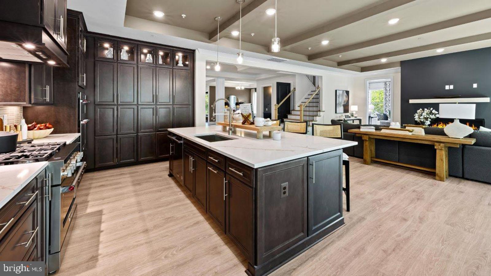 STILLVIEW ACRES - Residential