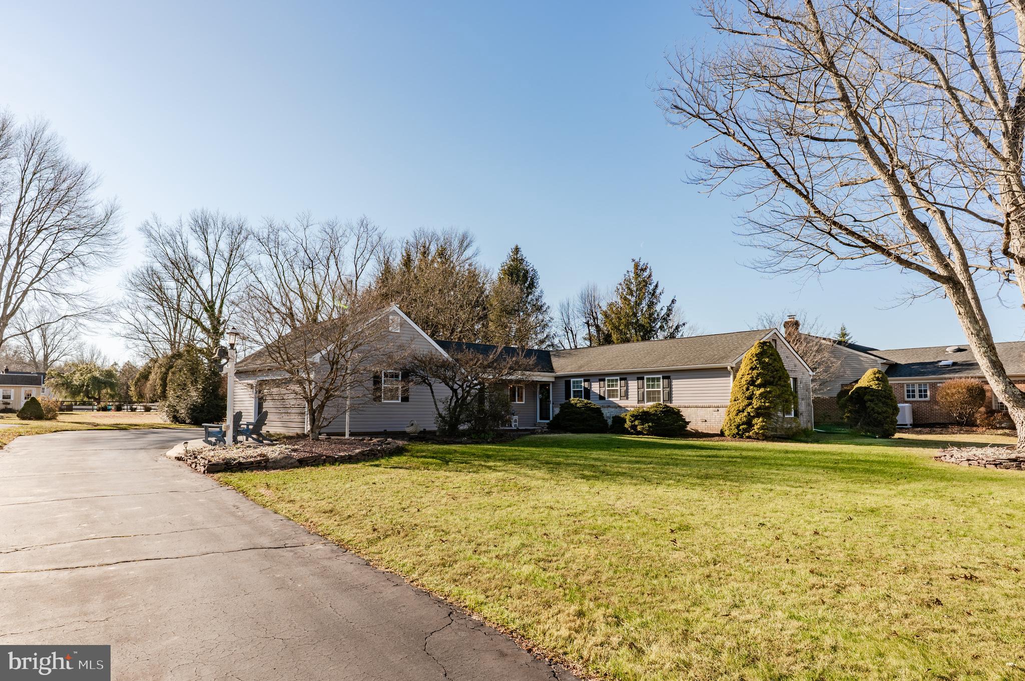 23 WOODEN BRIDGE COURT