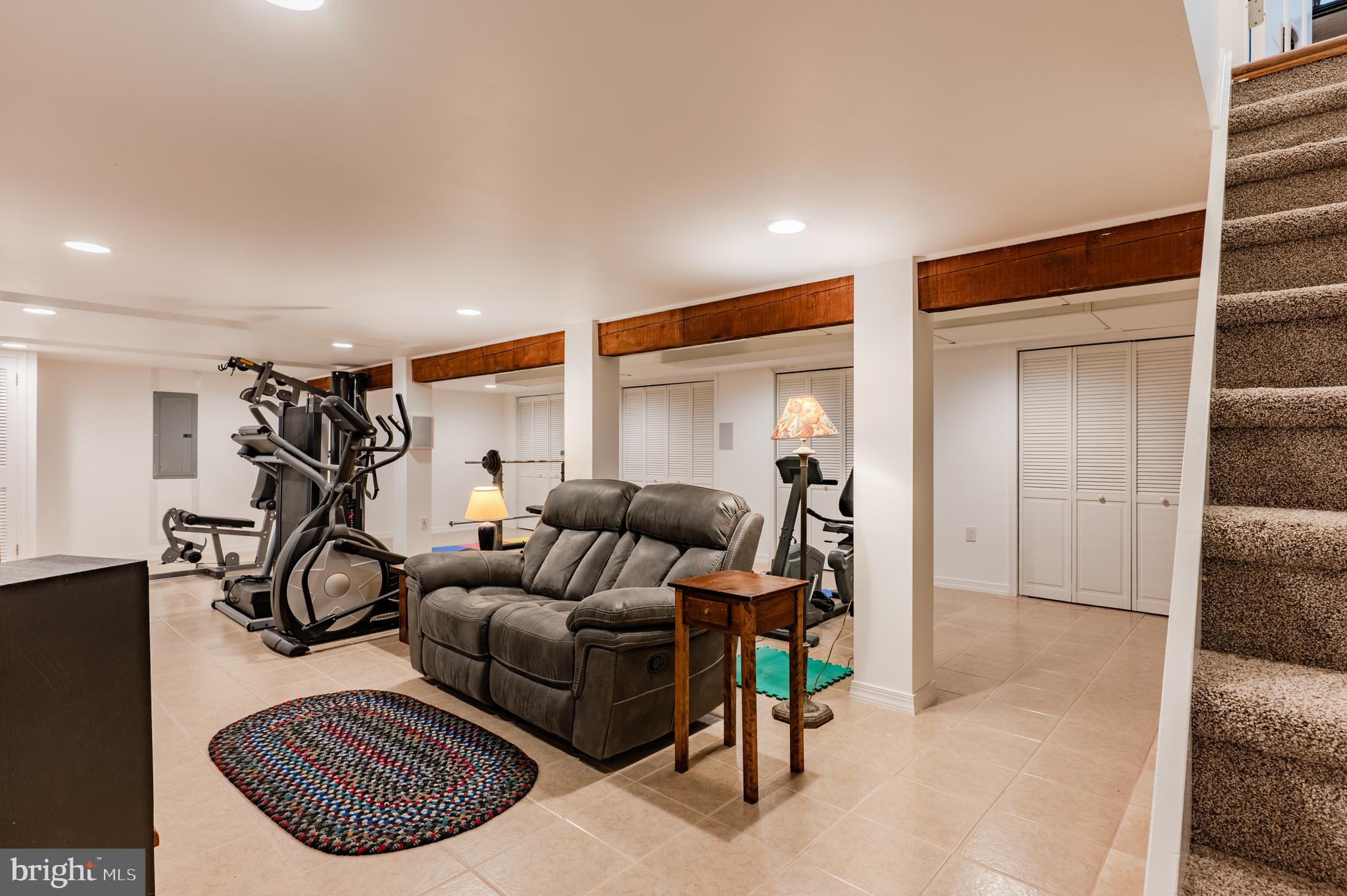 HILLCRESTSHIRE - Residential