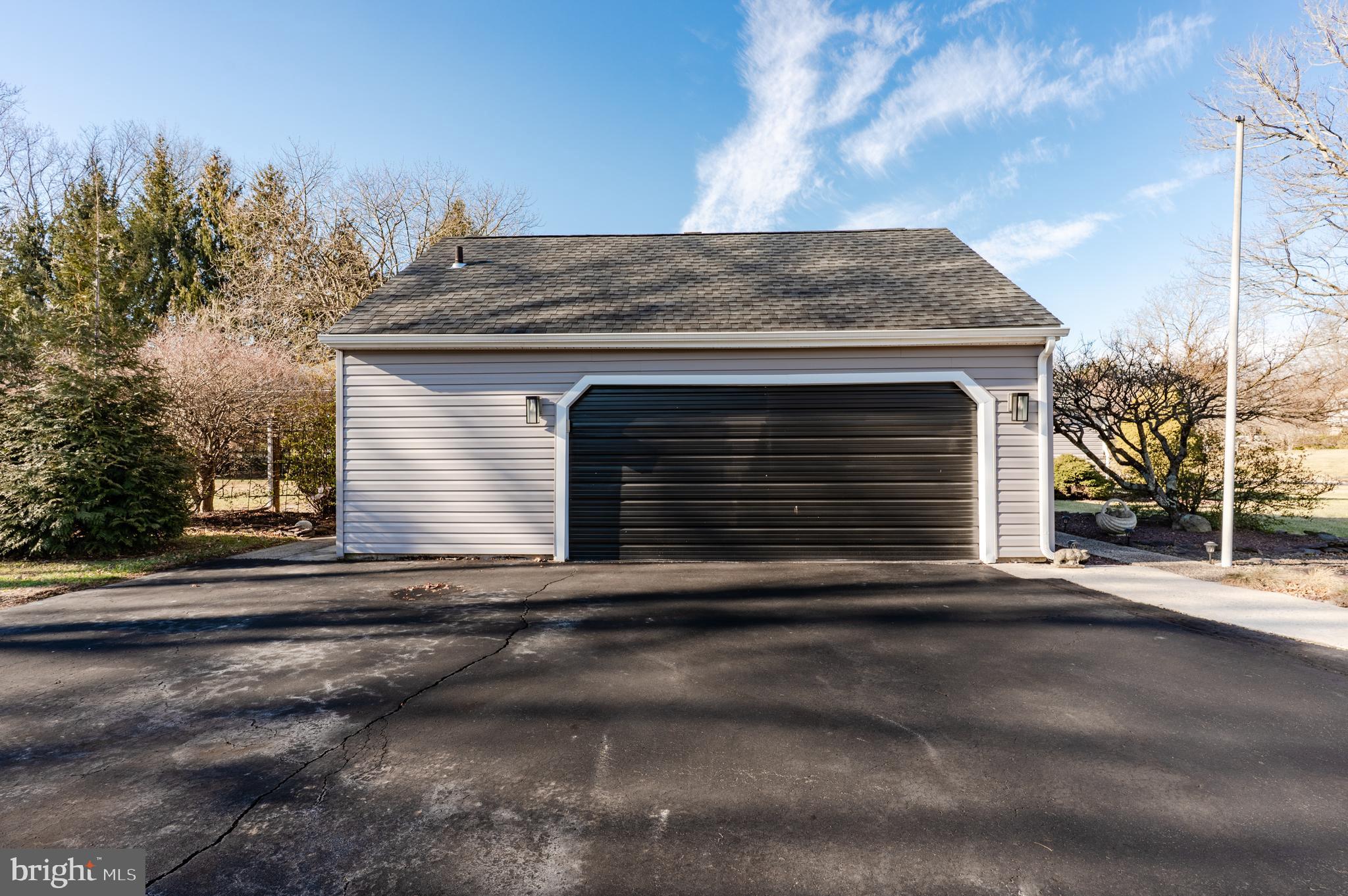 23 WOODEN BRIDGE COURT