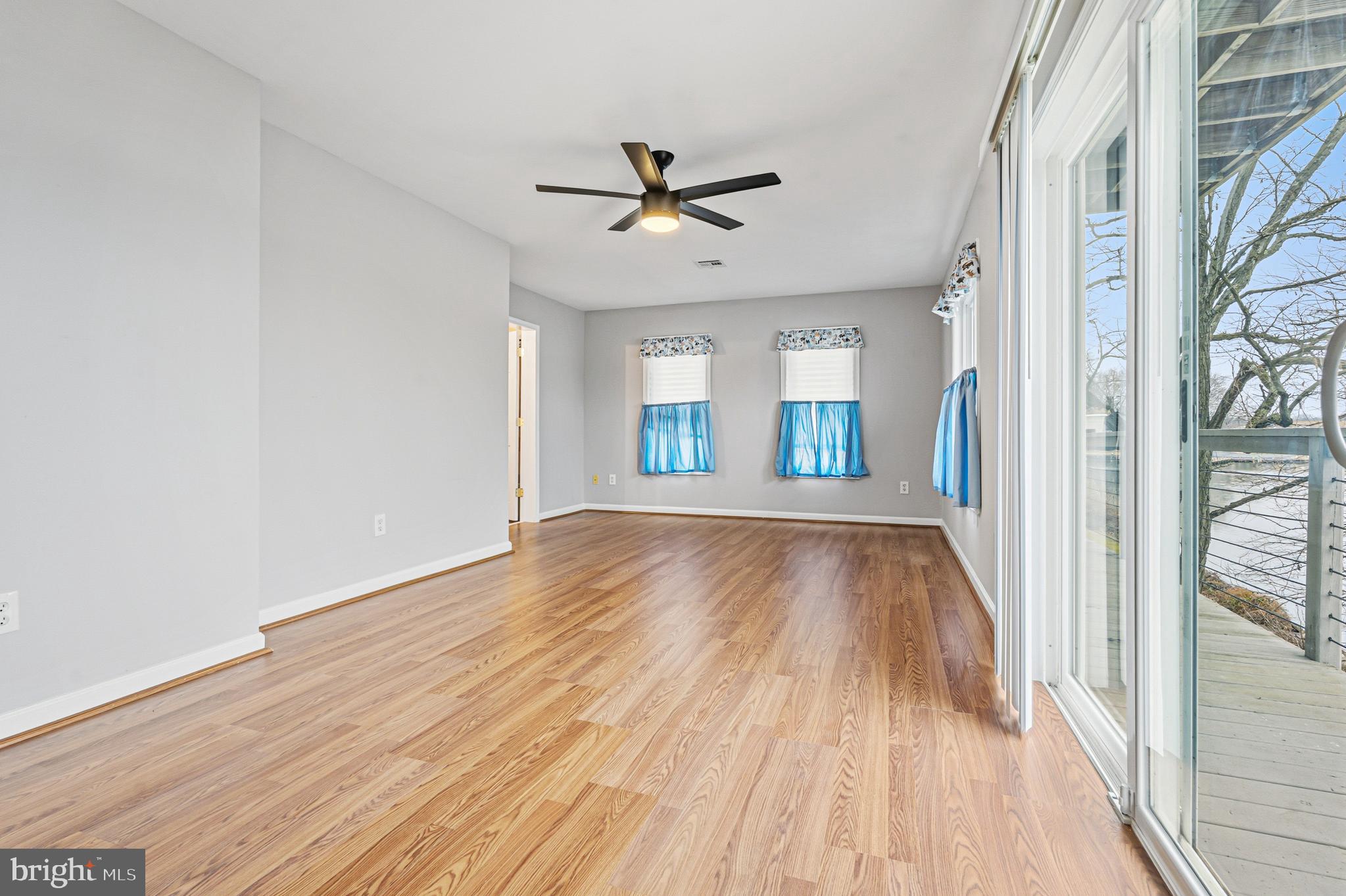 MIDDLE RIVER - Residential