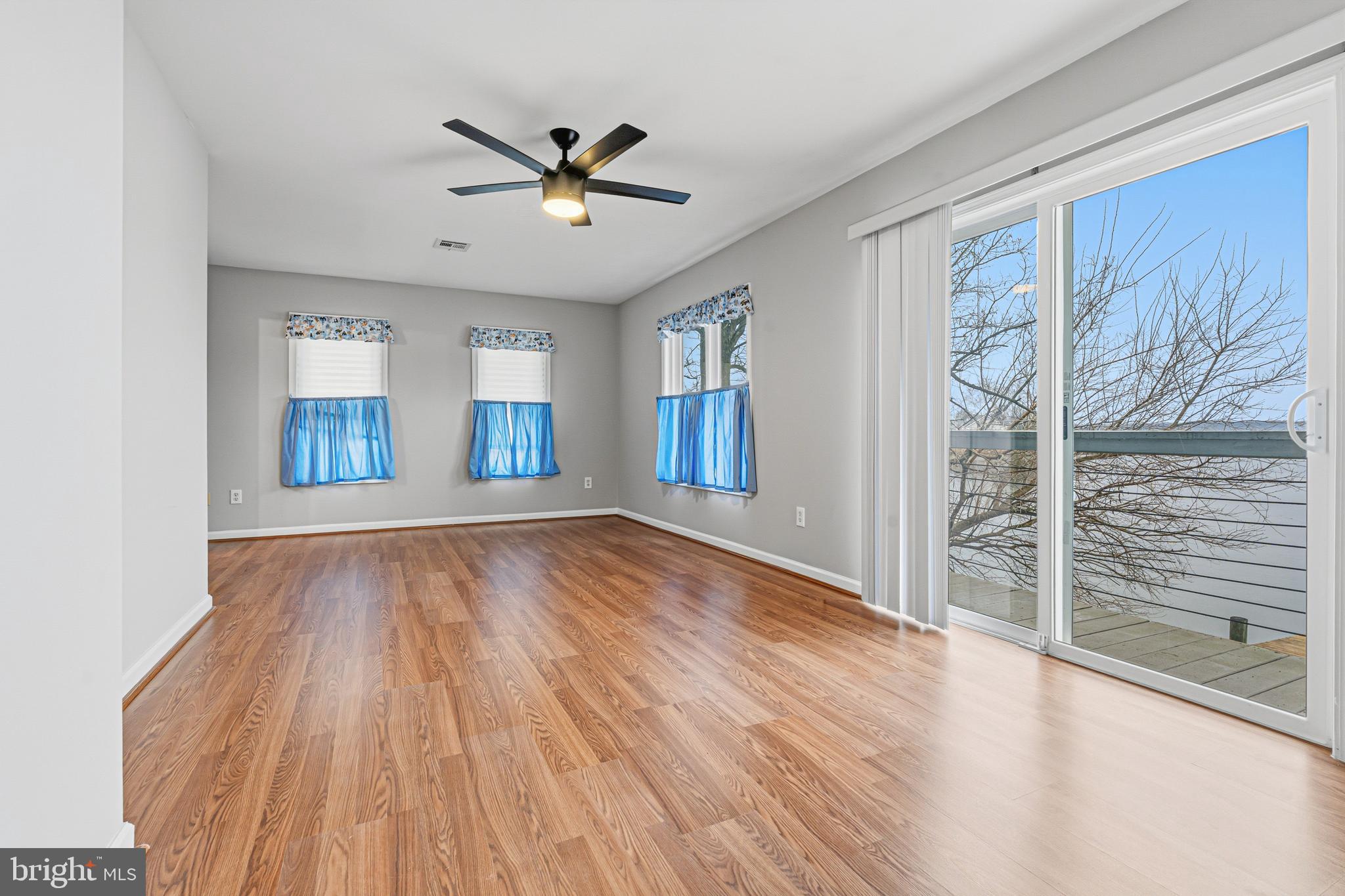 MIDDLE RIVER - Residential