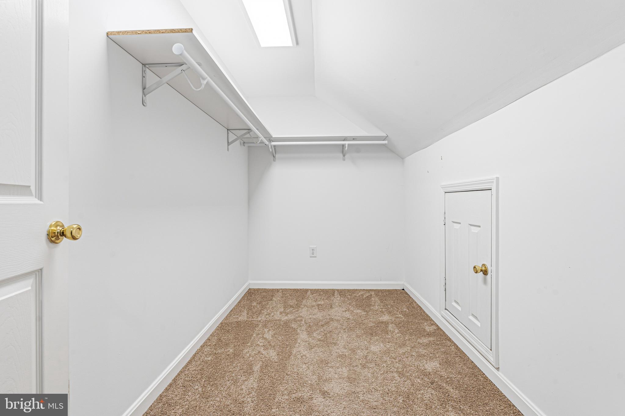 MIDDLE RIVER - Residential