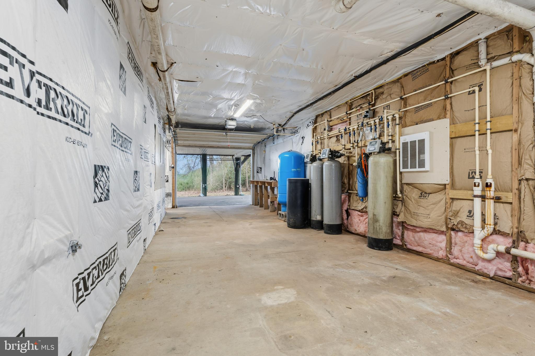 MIDDLE RIVER - Residential