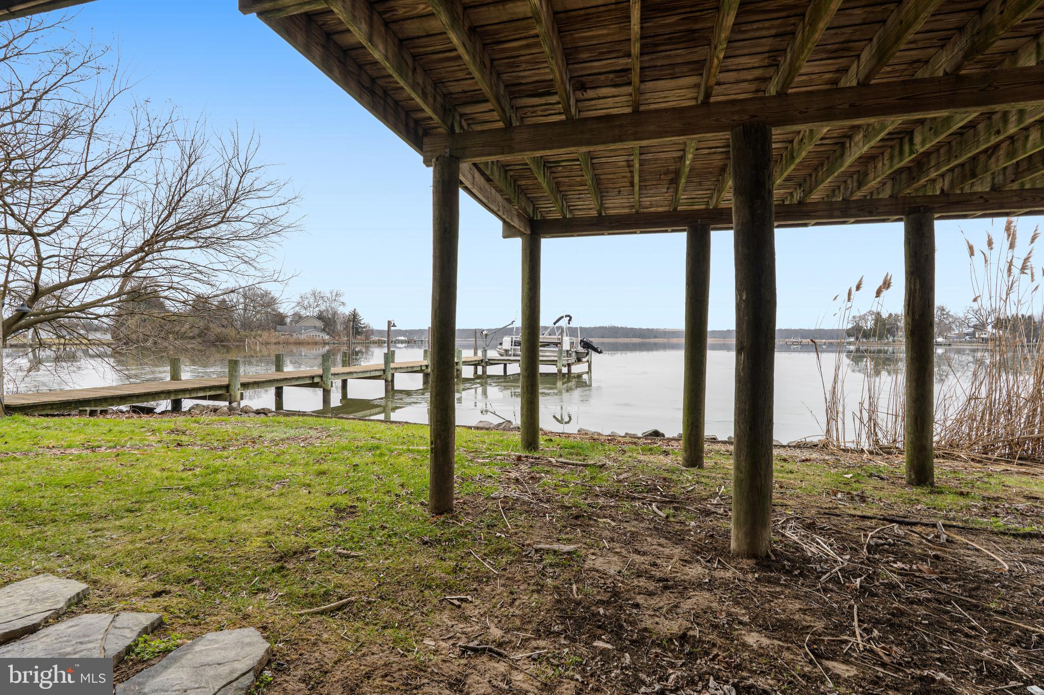 MIDDLE RIVER - Residential