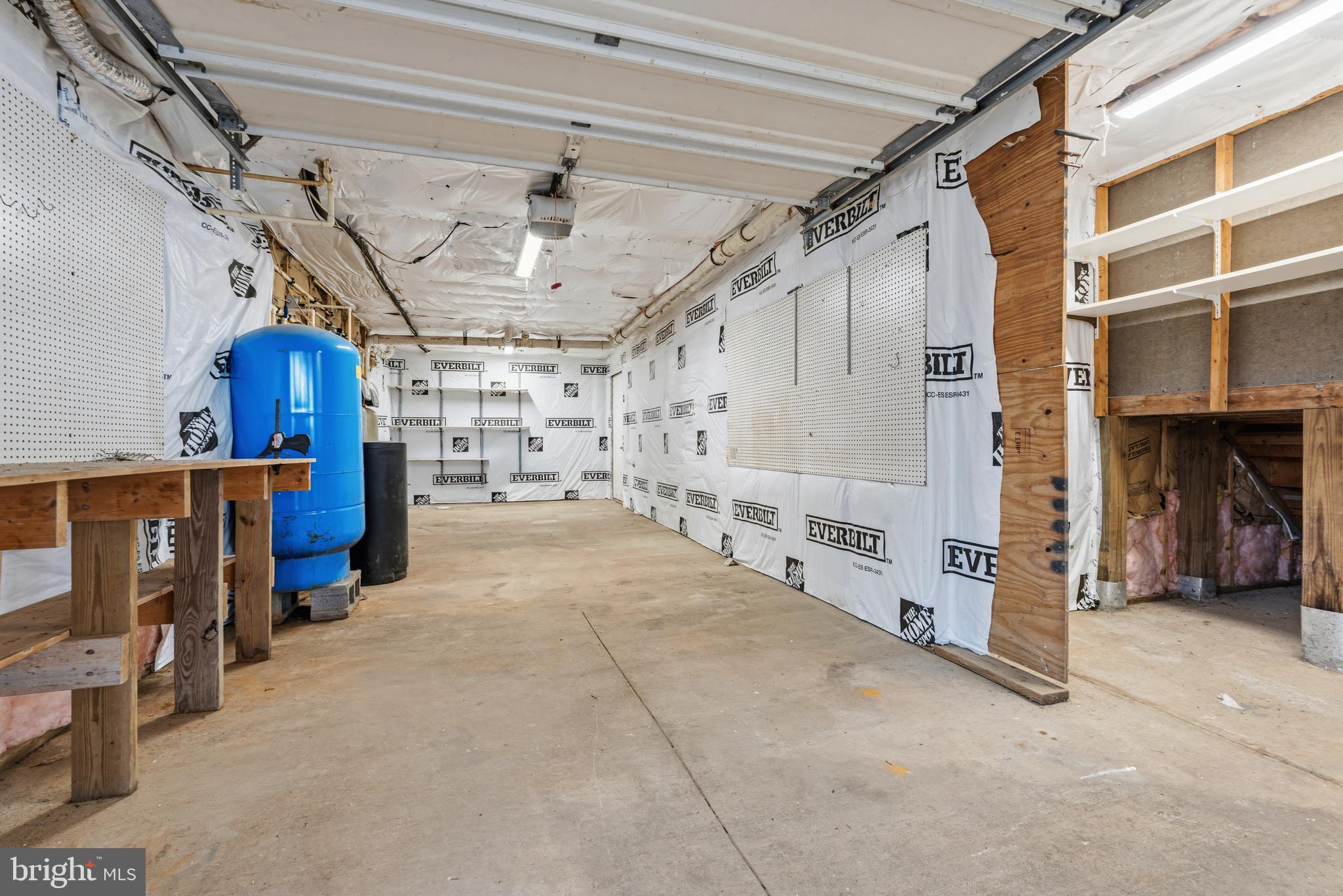 MIDDLE RIVER - Residential