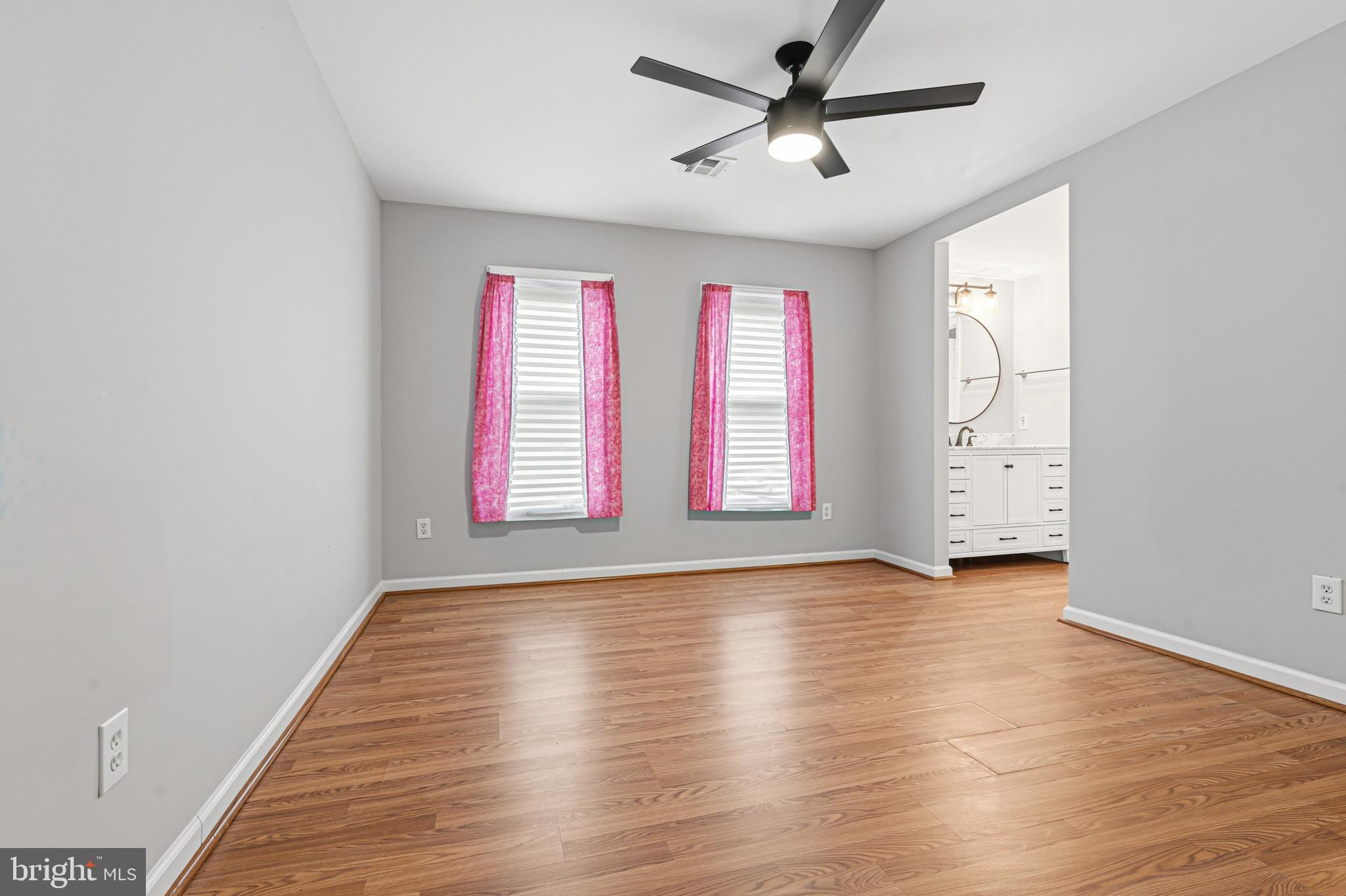 MIDDLE RIVER - Residential