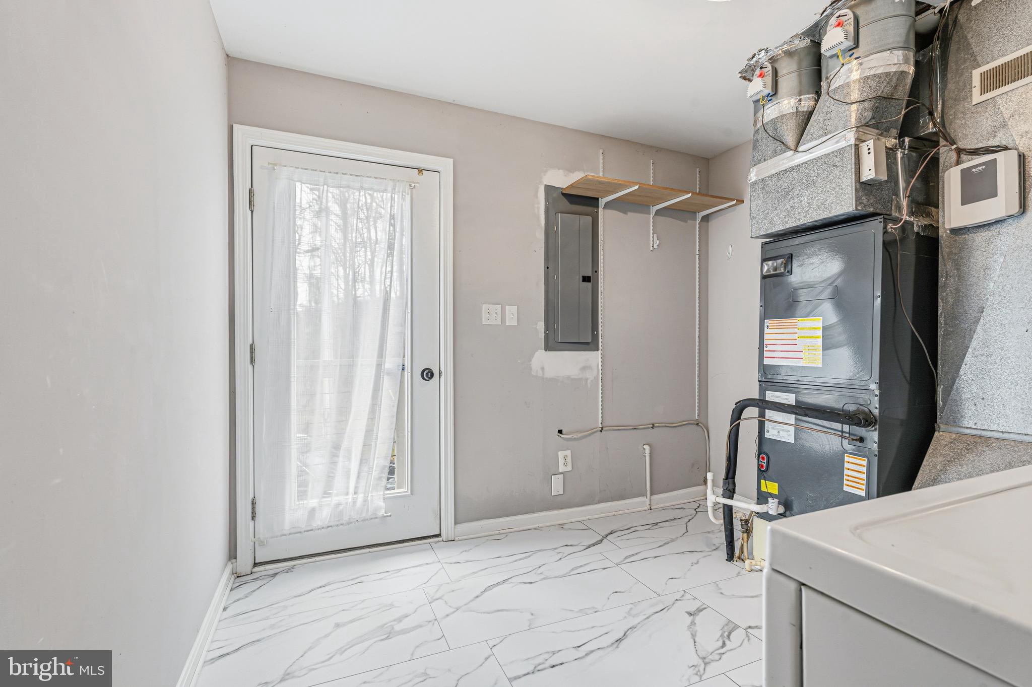 MIDDLE RIVER - Residential