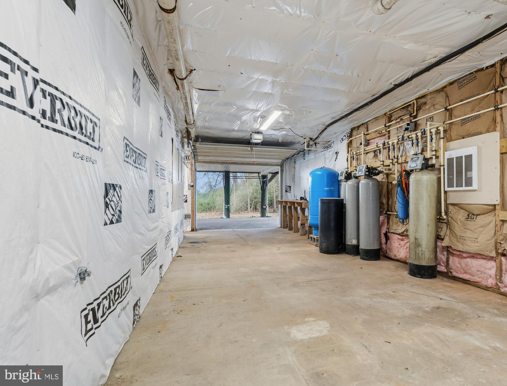 MIDDLE RIVER - Residential