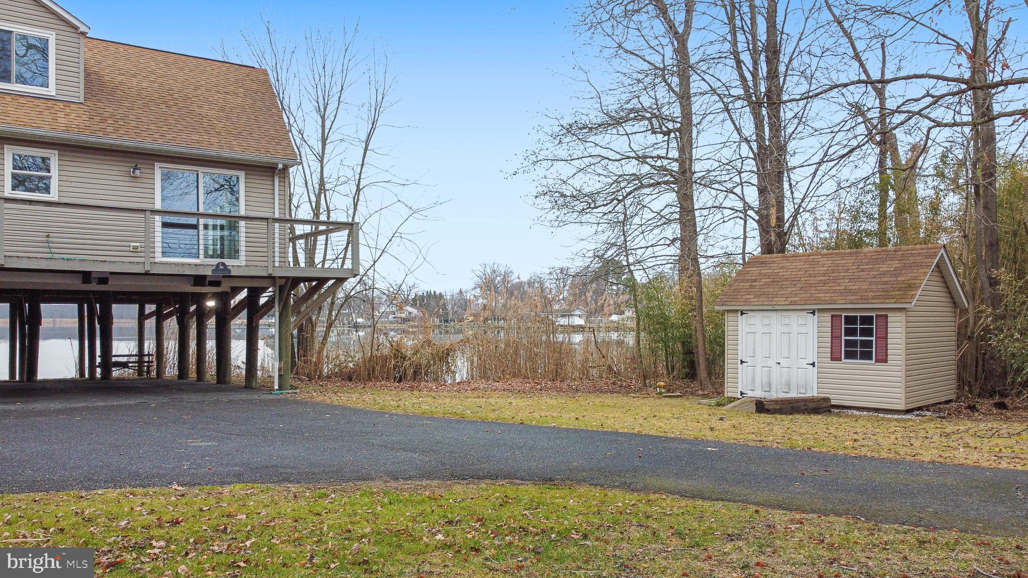 MIDDLE RIVER - Residential