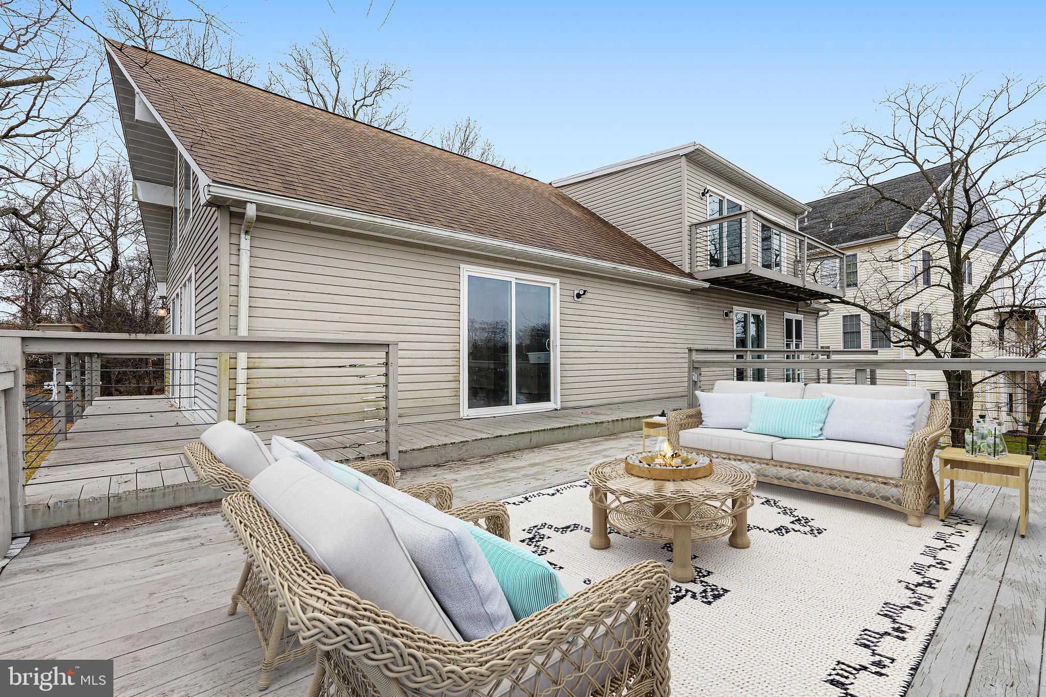 MIDDLE RIVER - Residential