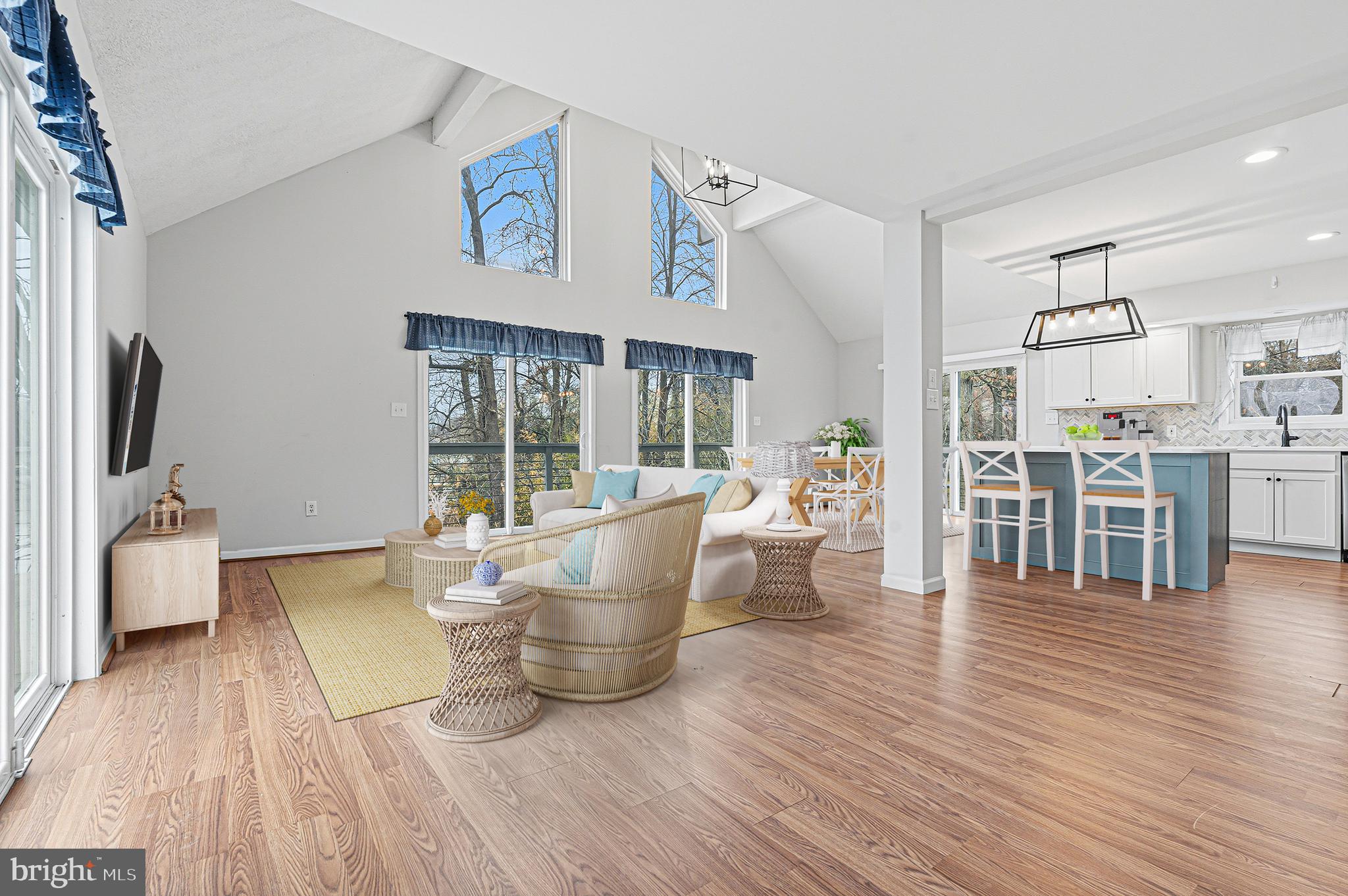 MIDDLE RIVER - Residential