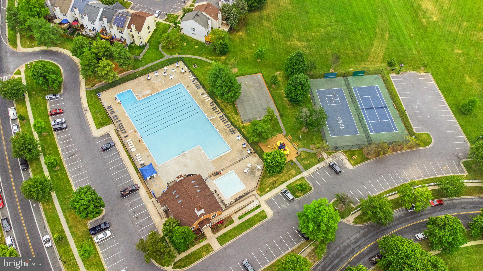 WINTERGATE AT LONGMEAD CROSSING - Residential