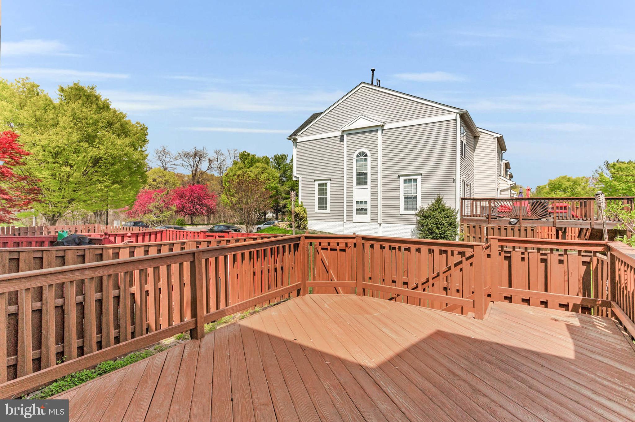 SEVEN OAKS - Residential