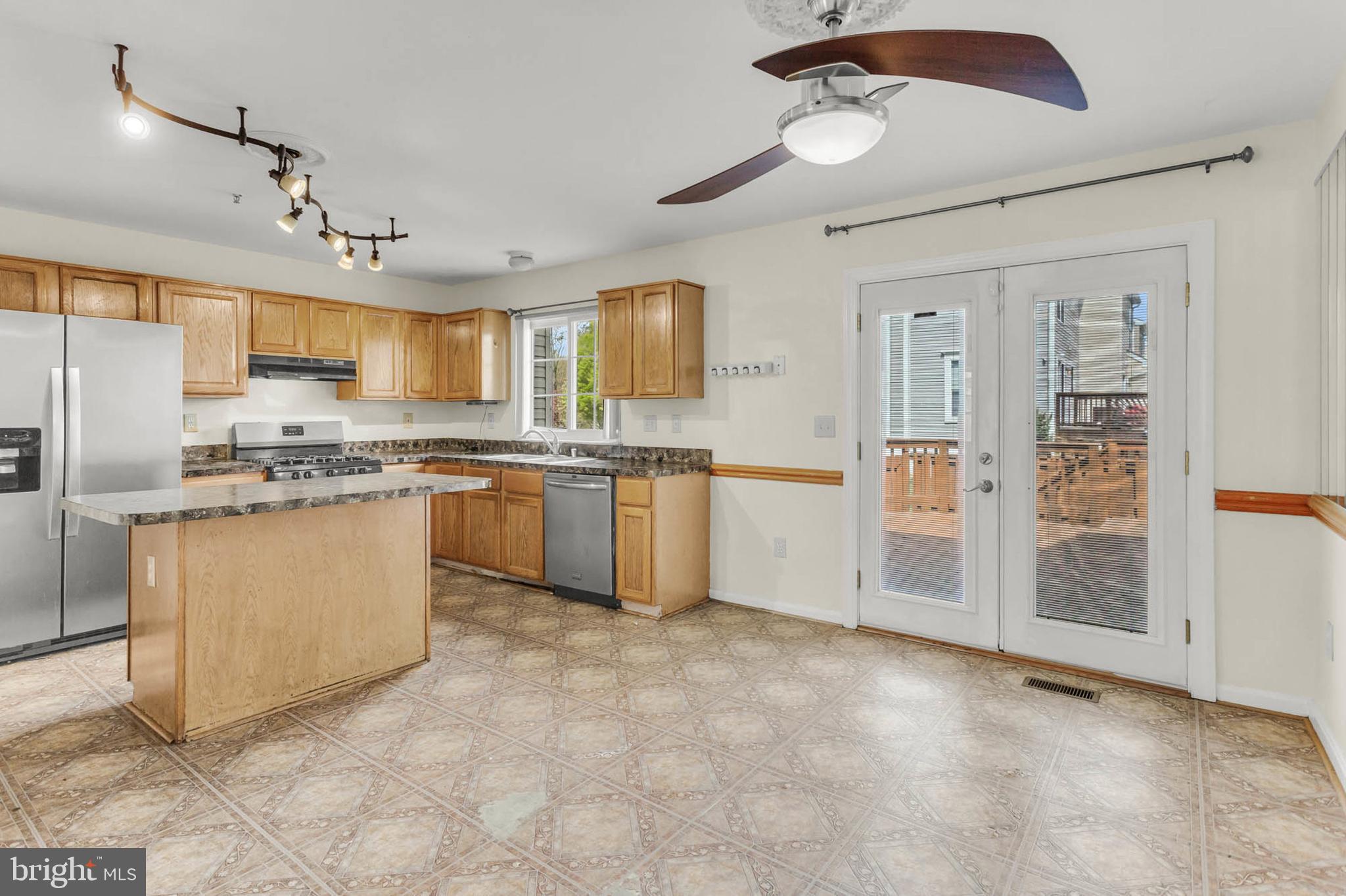 SEVEN OAKS - Residential