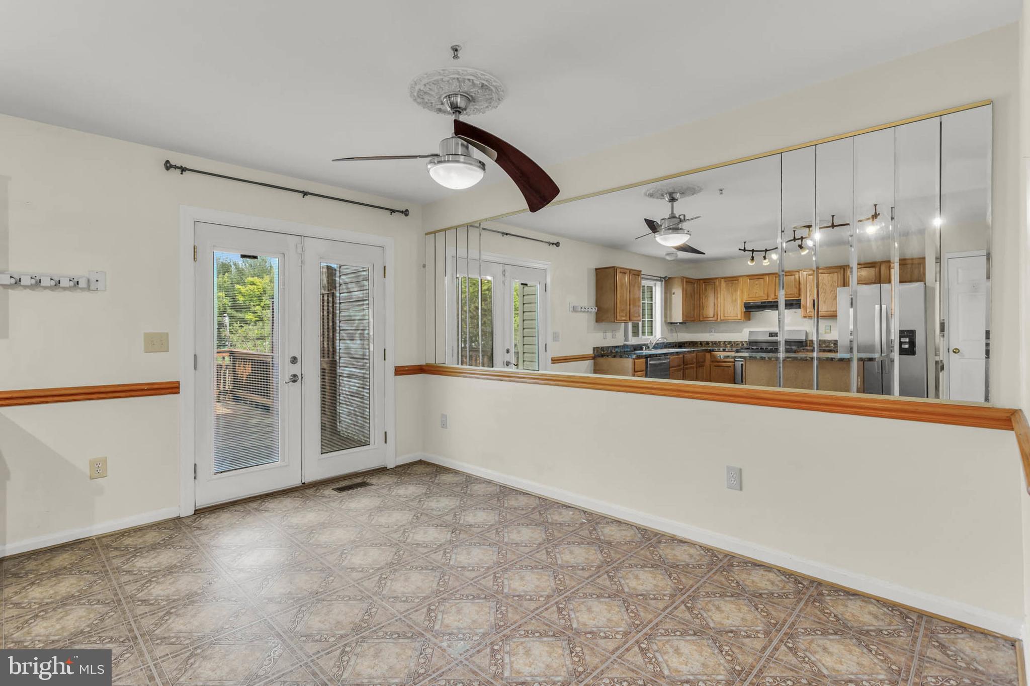 SEVEN OAKS - Residential