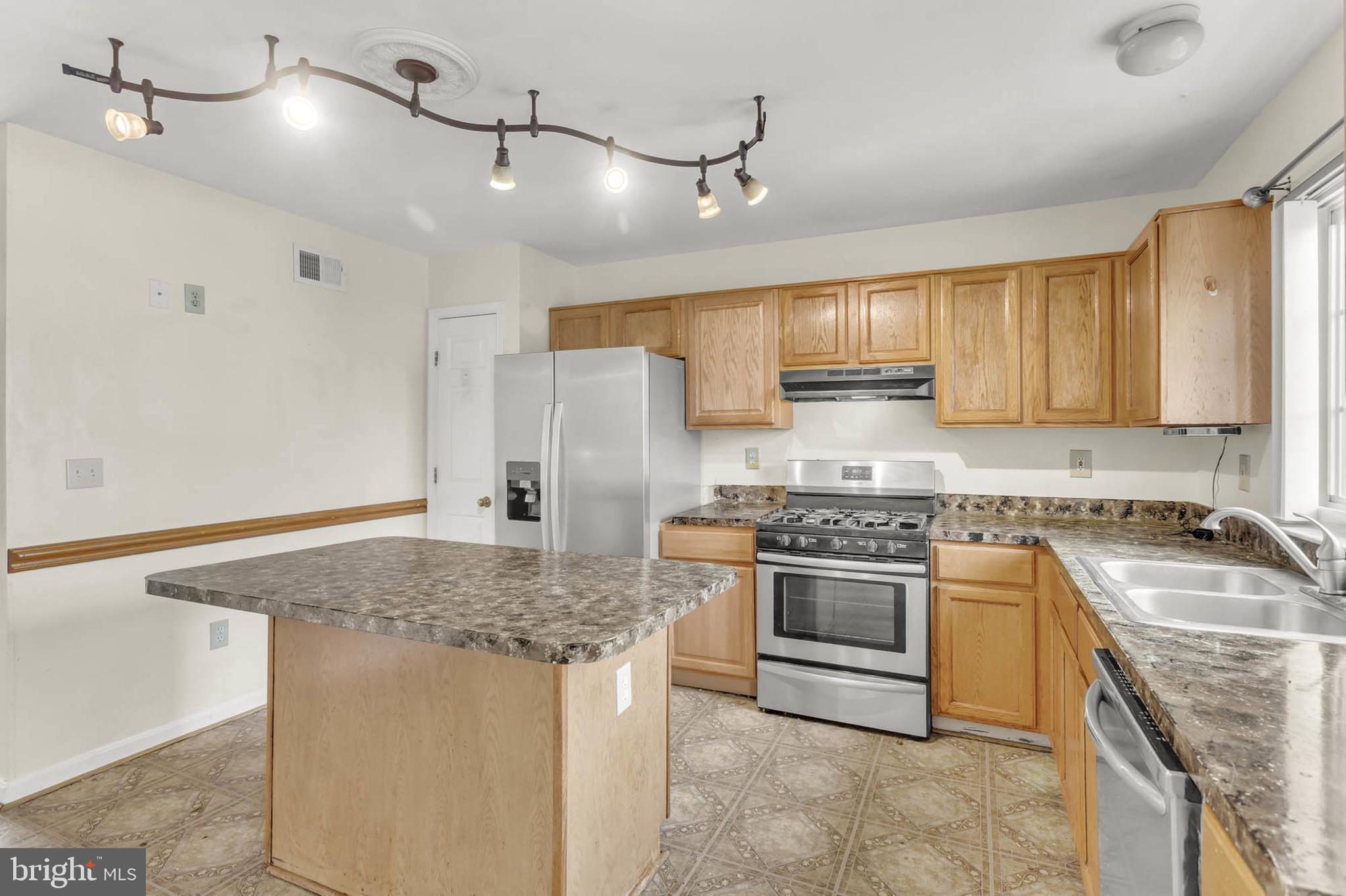 SEVEN OAKS - Residential