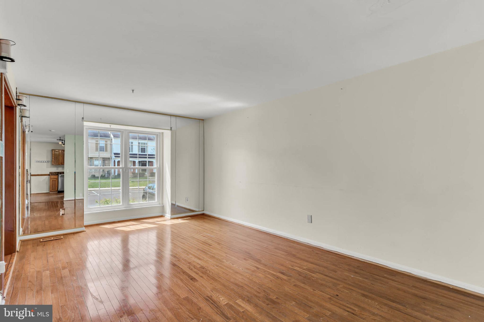 SEVEN OAKS - Residential