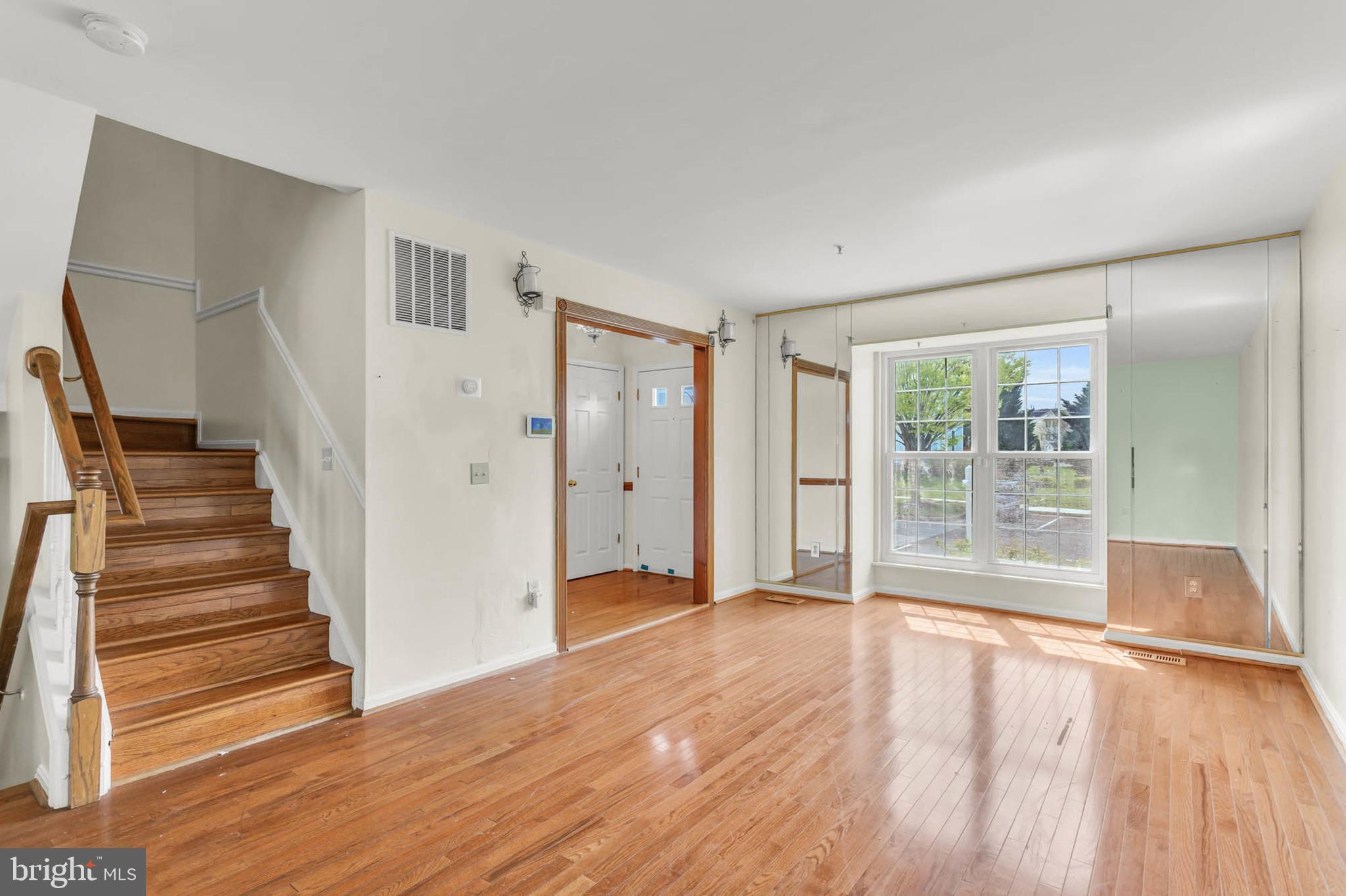 SEVEN OAKS - Residential