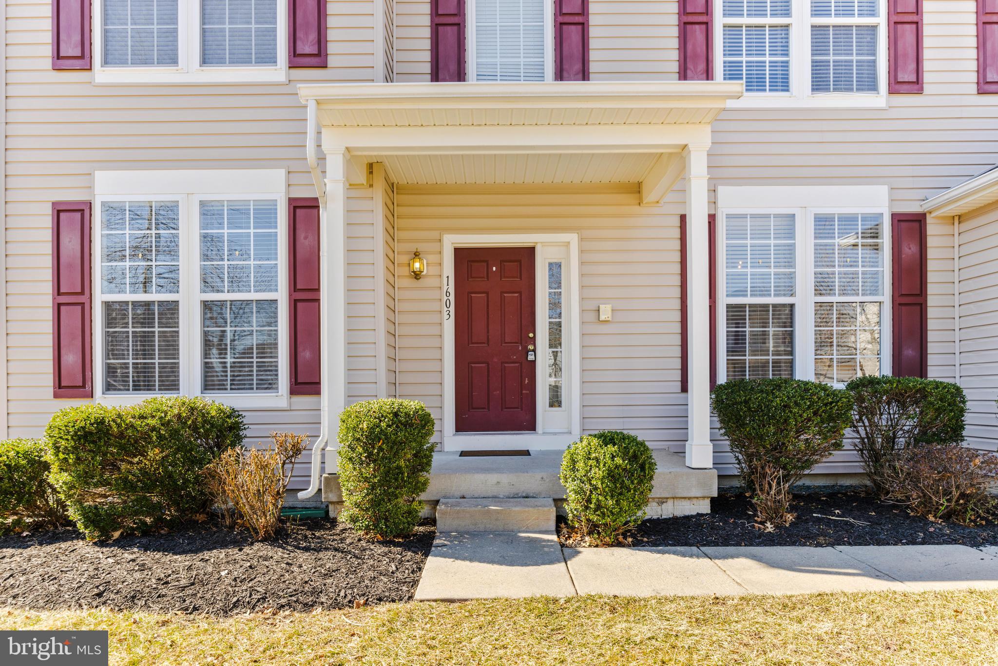 SAVANNAH OVERLOOK - Residential