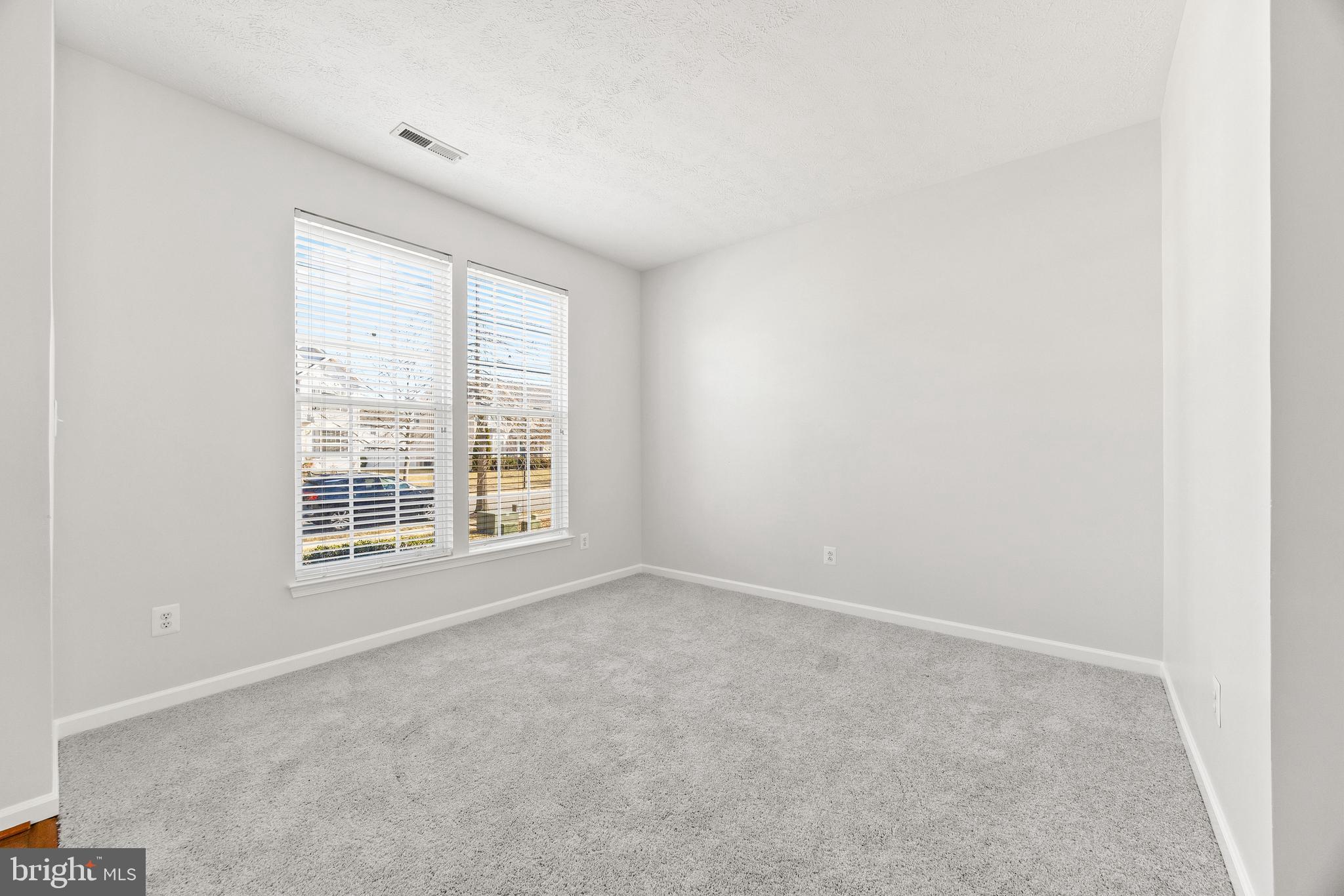 SAVANNAH OVERLOOK - Residential