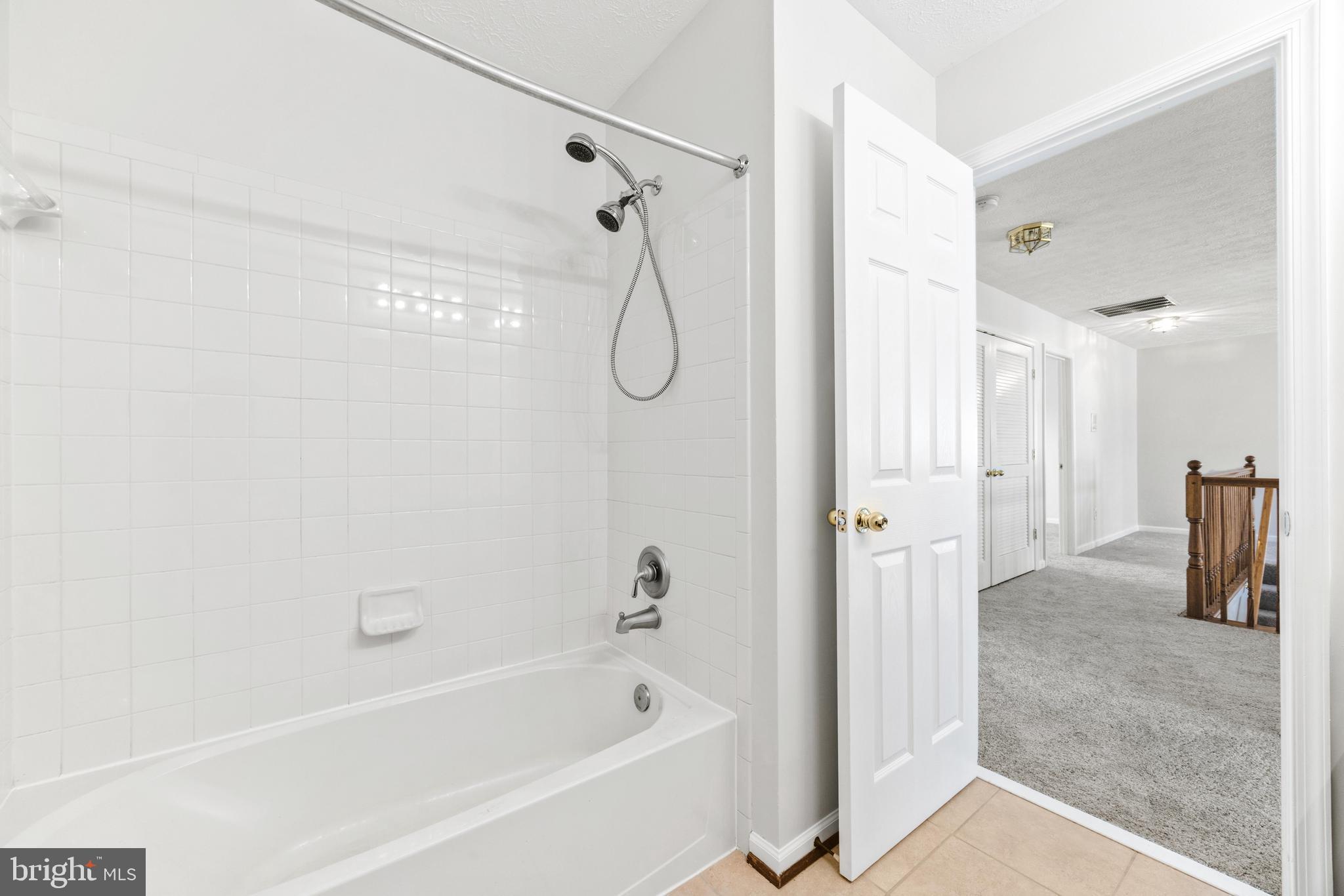 SAVANNAH OVERLOOK - Residential