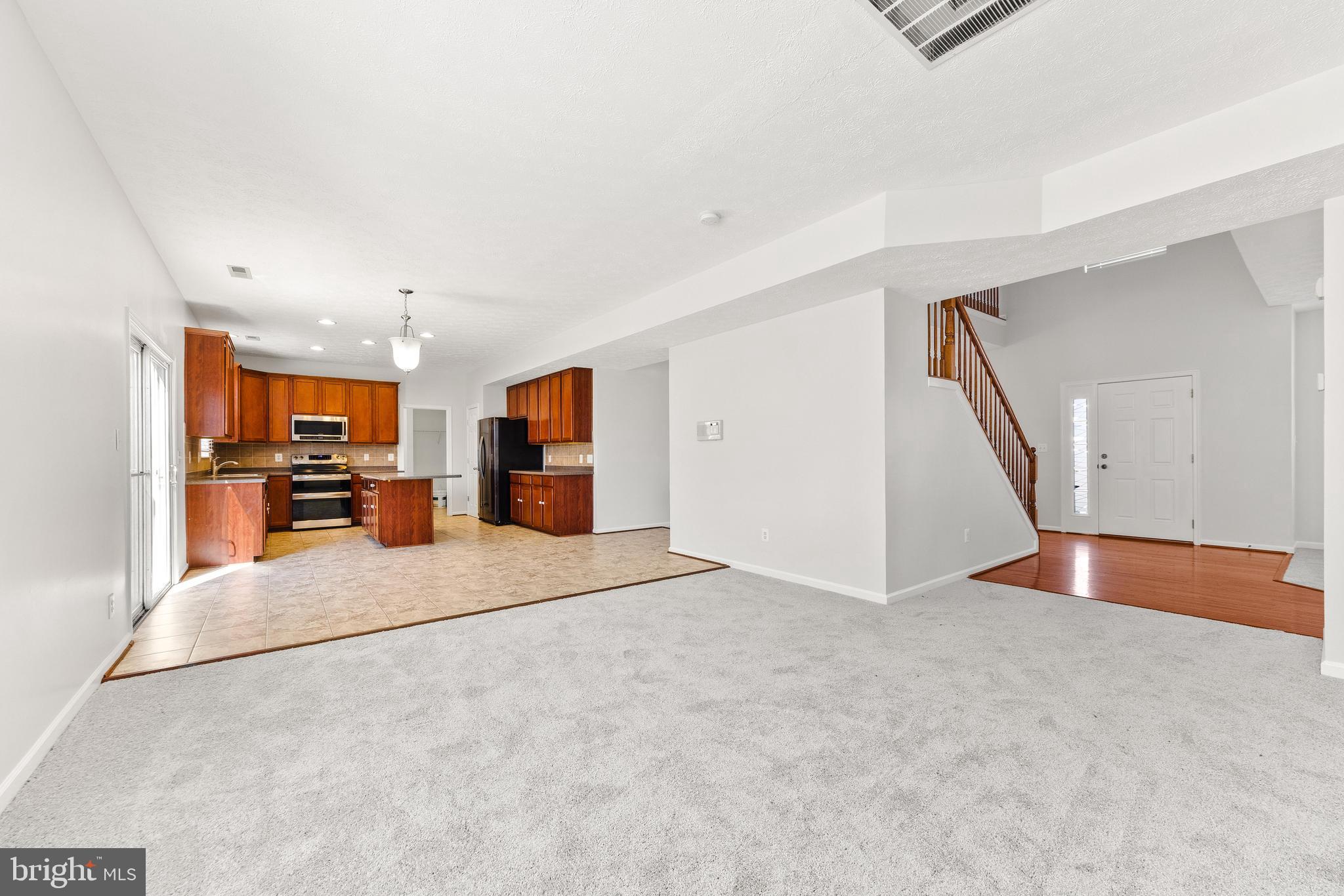 SAVANNAH OVERLOOK - Residential