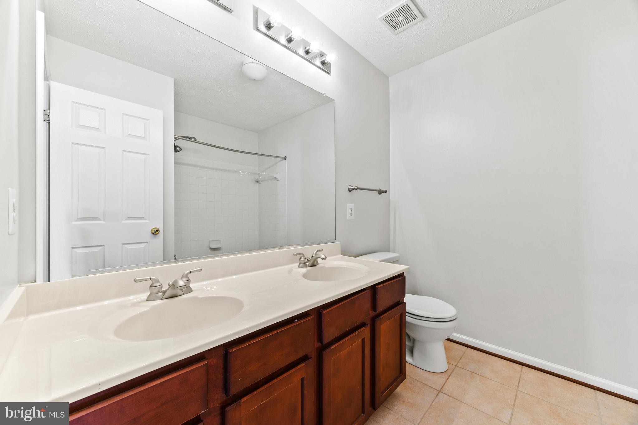 SAVANNAH OVERLOOK - Residential